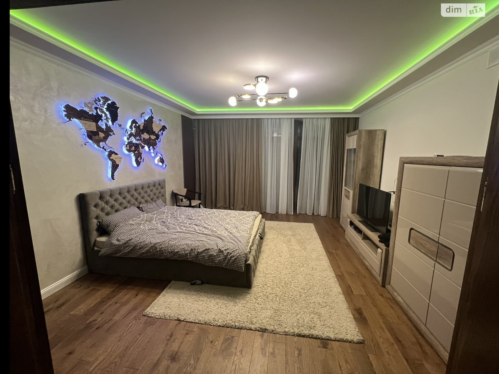 двухэтажный дом с гаражом, 550 кв. м, кирпич. Продажа в Минае фото 1 двухэтажный дом с гаражом, 550 кв. м, кирпич. Продажа в Минае фото 1