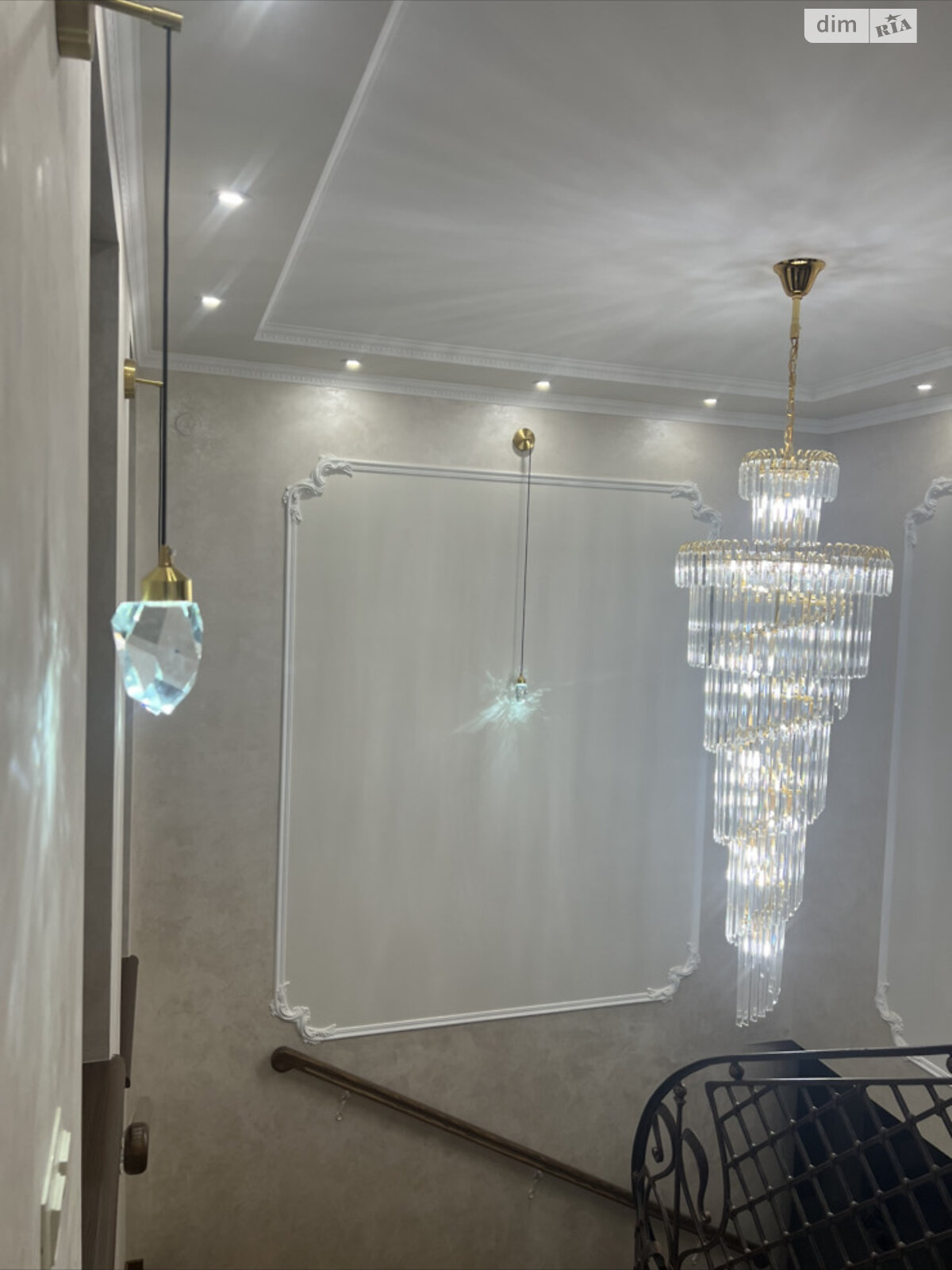 двухэтажный дом с гаражом, 550 кв. м, кирпич. Продажа в Минае фото 1 двухэтажный дом с гаражом, 550 кв. м, кирпич. Продажа в Минае фото 1