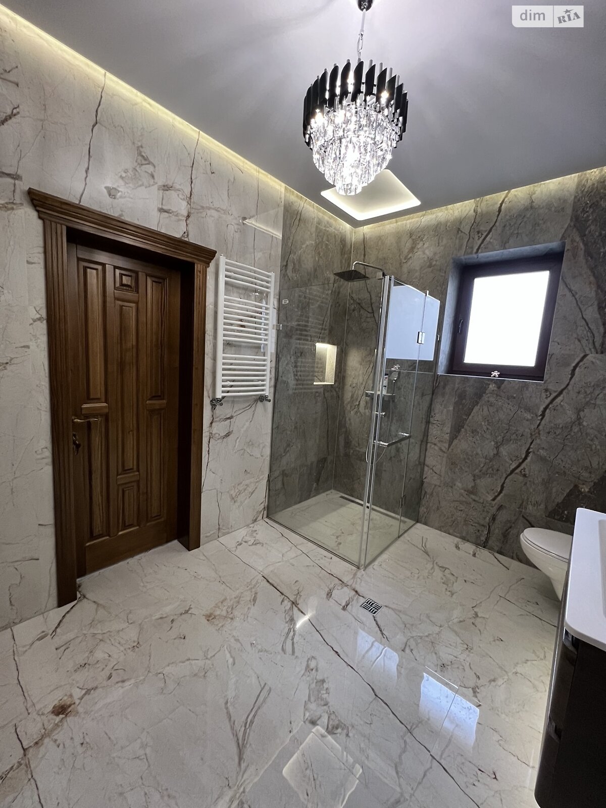 двухэтажный дом с гаражом, 550 кв. м, кирпич. Продажа в Минае фото 1 двухэтажный дом с гаражом, 550 кв. м, кирпич. Продажа в Минае фото 1