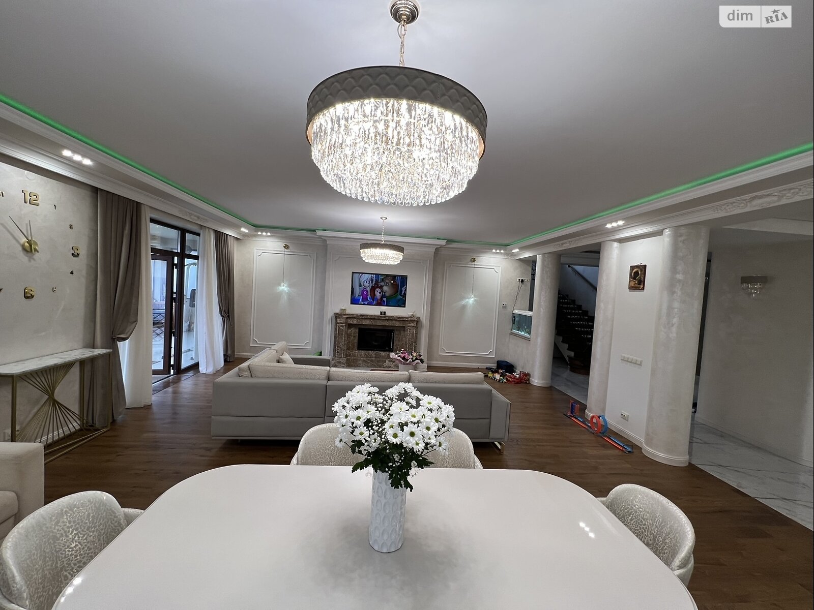 двухэтажный дом с гаражом, 550 кв. м, кирпич. Продажа в Минае фото 1 двухэтажный дом с гаражом, 550 кв. м, кирпич. Продажа в Минае фото 1