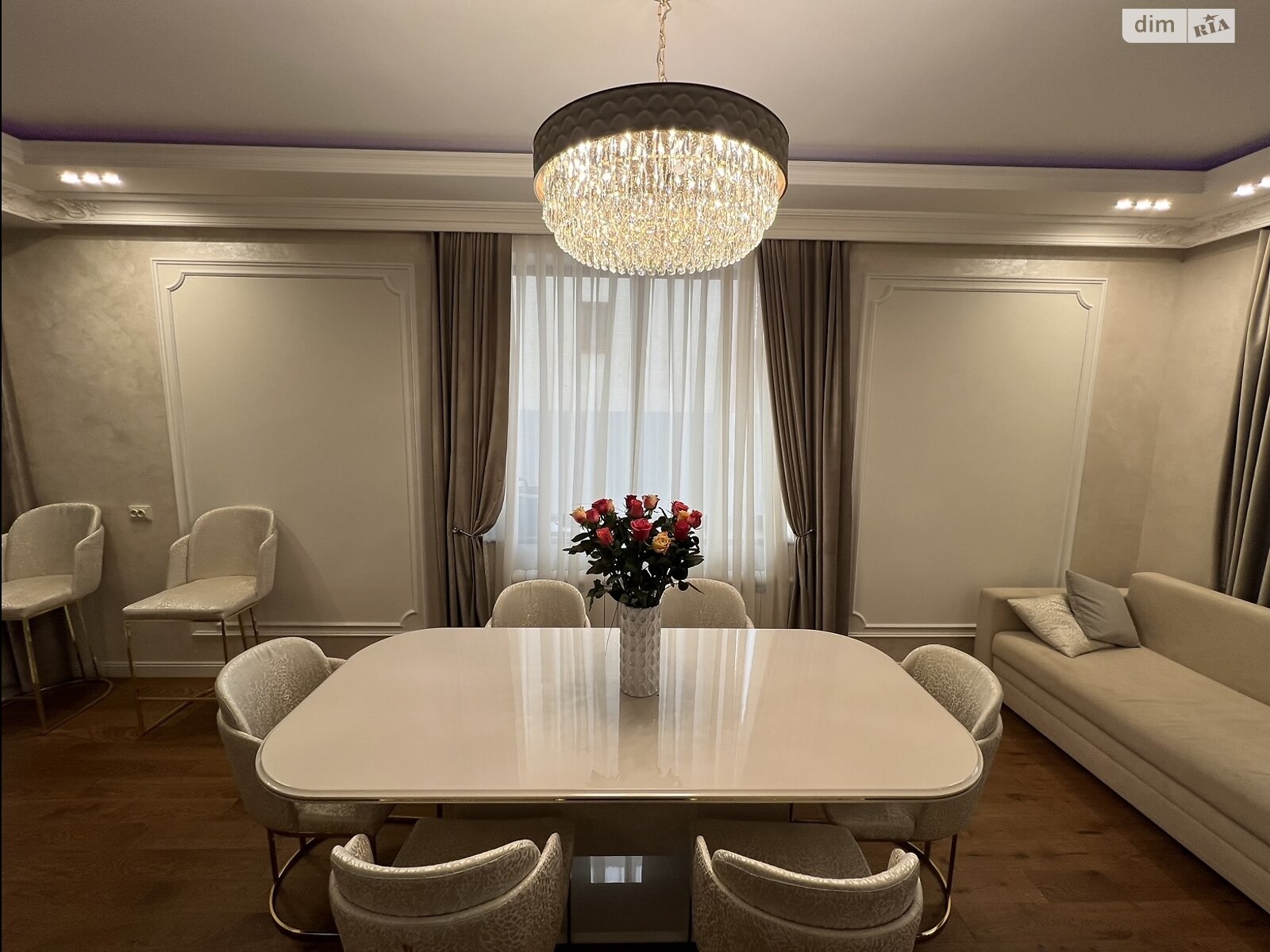 двухэтажный дом с гаражом, 550 кв. м, кирпич. Продажа в Минае фото 1 двухэтажный дом с гаражом, 550 кв. м, кирпич. Продажа в Минае фото 1