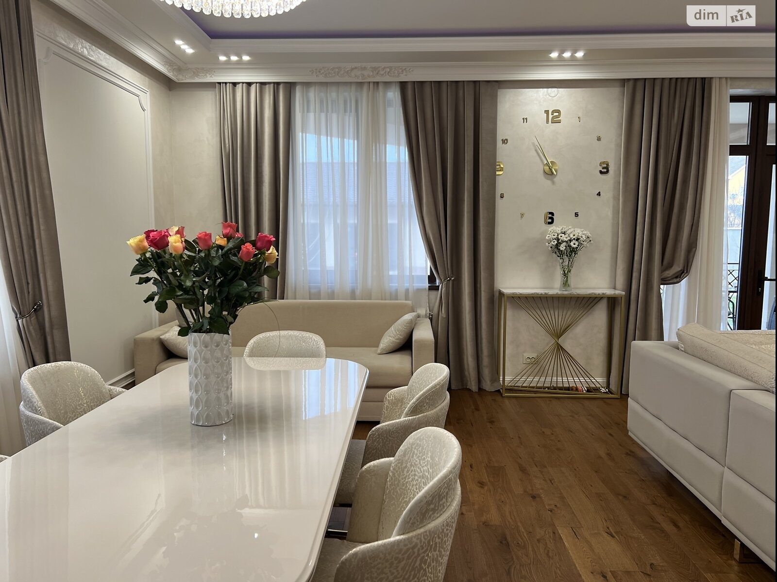 двухэтажный дом с гаражом, 550 кв. м, кирпич. Продажа в Минае фото 1 двухэтажный дом с гаражом, 550 кв. м, кирпич. Продажа в Минае фото 1