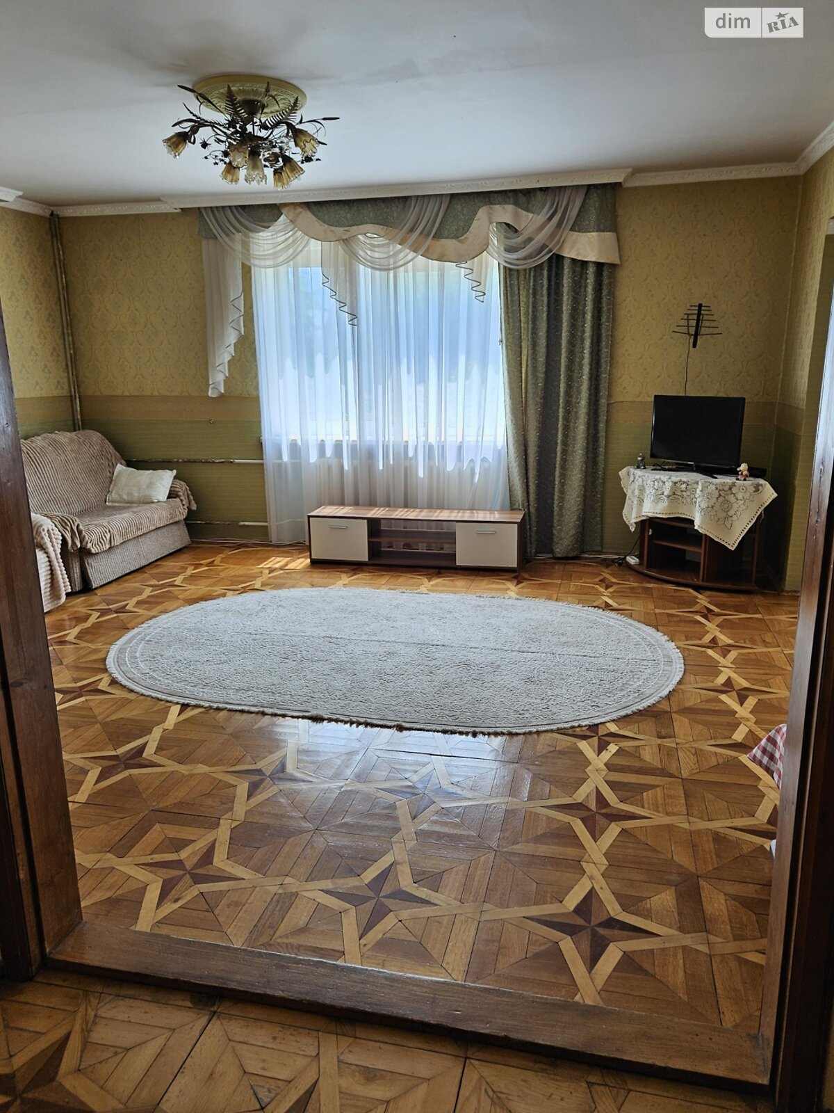 двоповерховий будинок з гаражем, 270 кв. м, цегла. Продаж у Минаї фото 1 двоповерховий будинок з гаражем, 270 кв. м, цегла. Продаж у Минаї фото 1