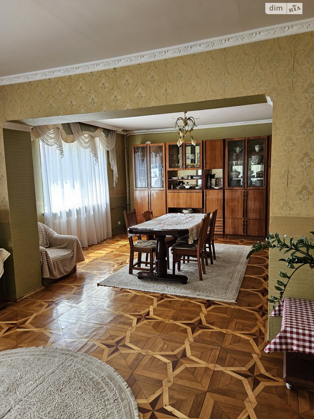 двоповерховий будинок з гаражем, 270 кв. м, цегла. Продаж у Минаї фото 1 двоповерховий будинок з гаражем, 270 кв. м, цегла. Продаж у Минаї фото 1