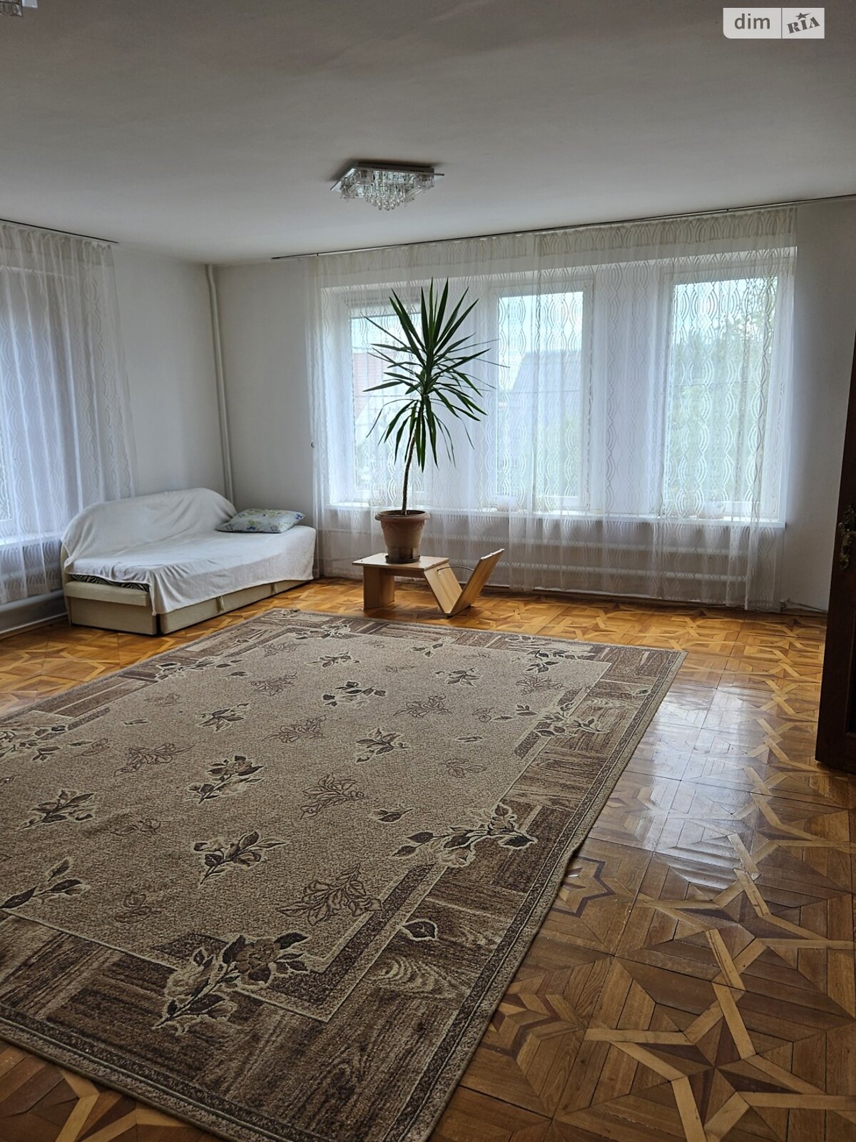 двоповерховий будинок з гаражем, 270 кв. м, цегла. Продаж у Минаї фото 1 двоповерховий будинок з гаражем, 270 кв. м, цегла. Продаж у Минаї фото 1