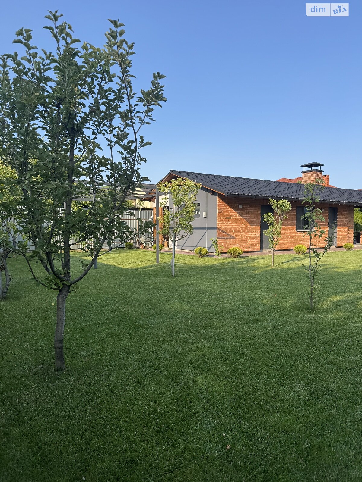 двоповерховий будинок з балконом, 215 кв. м, цегла. Продаж у Минаї фото 1 двоповерховий будинок з балконом, 215 кв. м, цегла. Продаж у Минаї фото 1