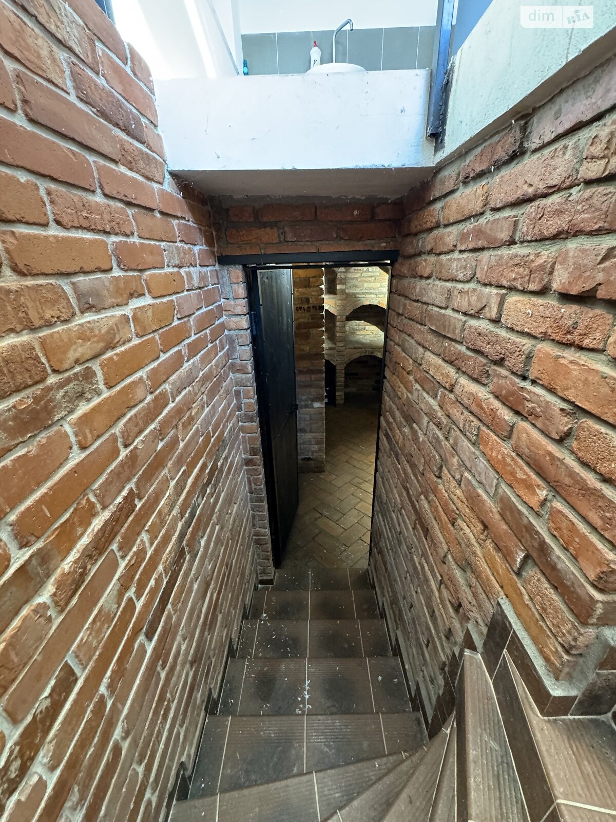 двоповерховий будинок з балконом, 215 кв. м, цегла. Продаж у Минаї фото 1 двоповерховий будинок з балконом, 215 кв. м, цегла. Продаж у Минаї фото 1