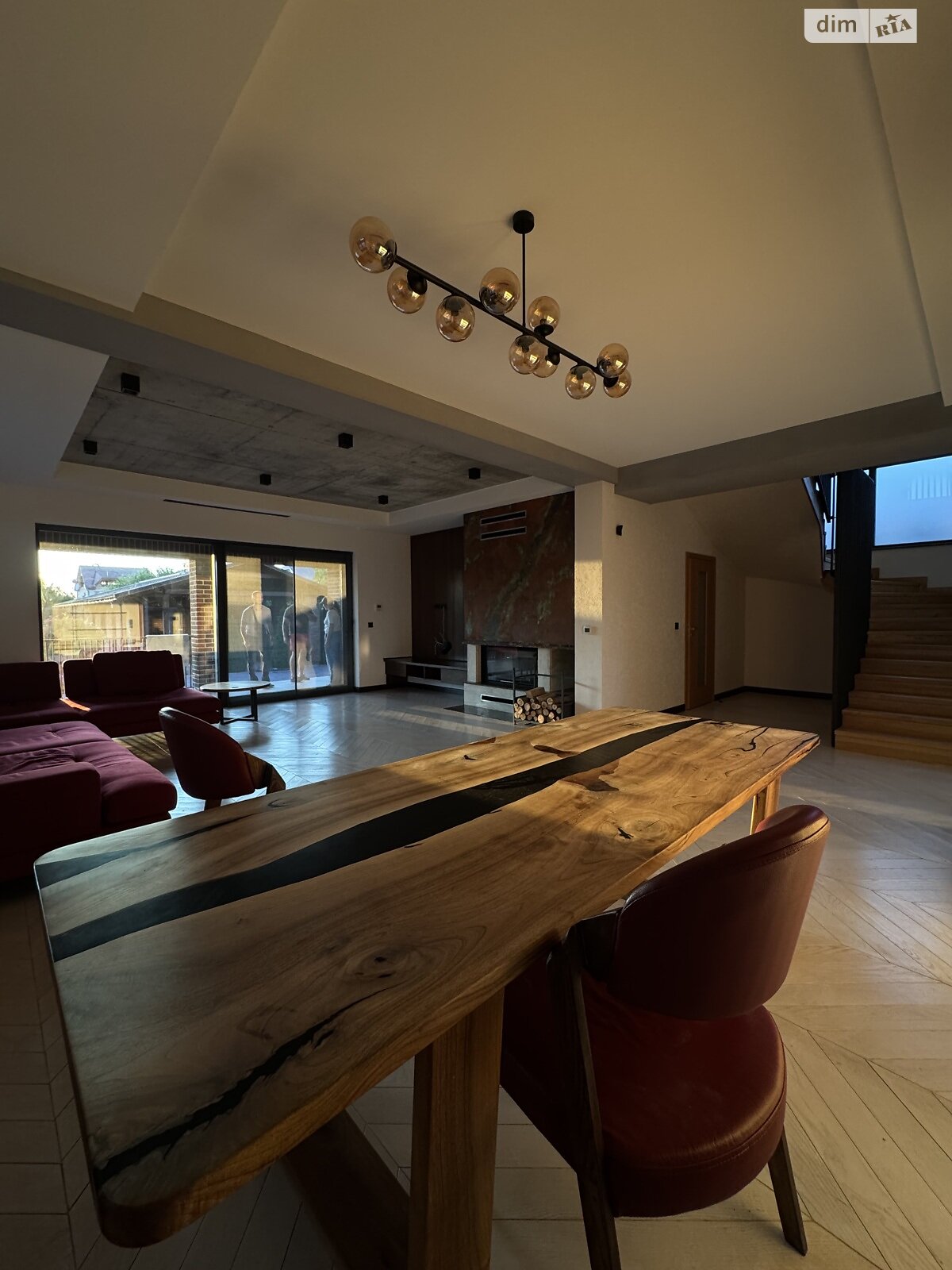 двоповерховий будинок з балконом, 215 кв. м, цегла. Продаж у Минаї фото 1 двоповерховий будинок з балконом, 215 кв. м, цегла. Продаж у Минаї фото 1