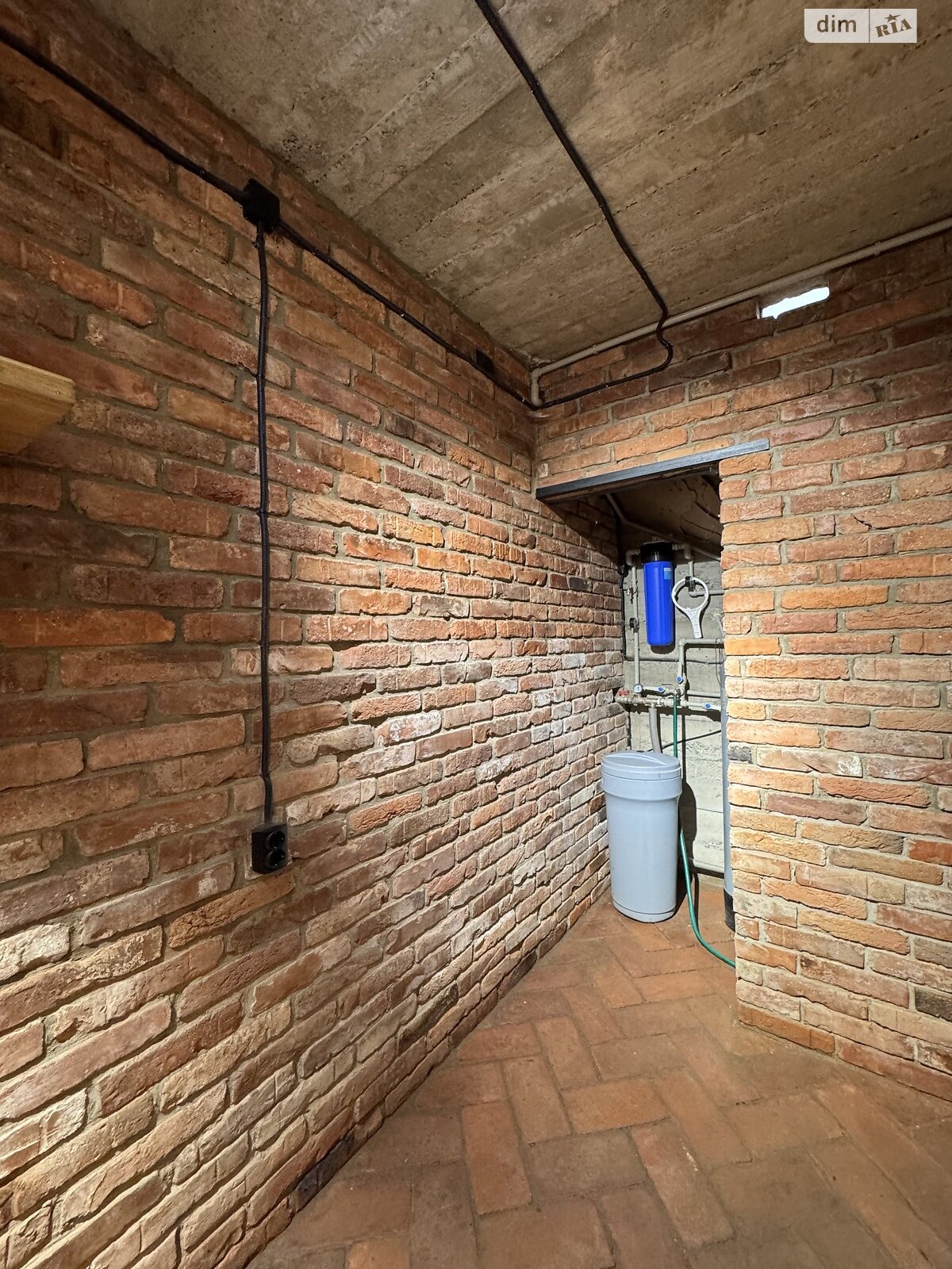 двоповерховий будинок з балконом, 215 кв. м, цегла. Продаж у Минаї фото 1 двоповерховий будинок з балконом, 215 кв. м, цегла. Продаж у Минаї фото 1