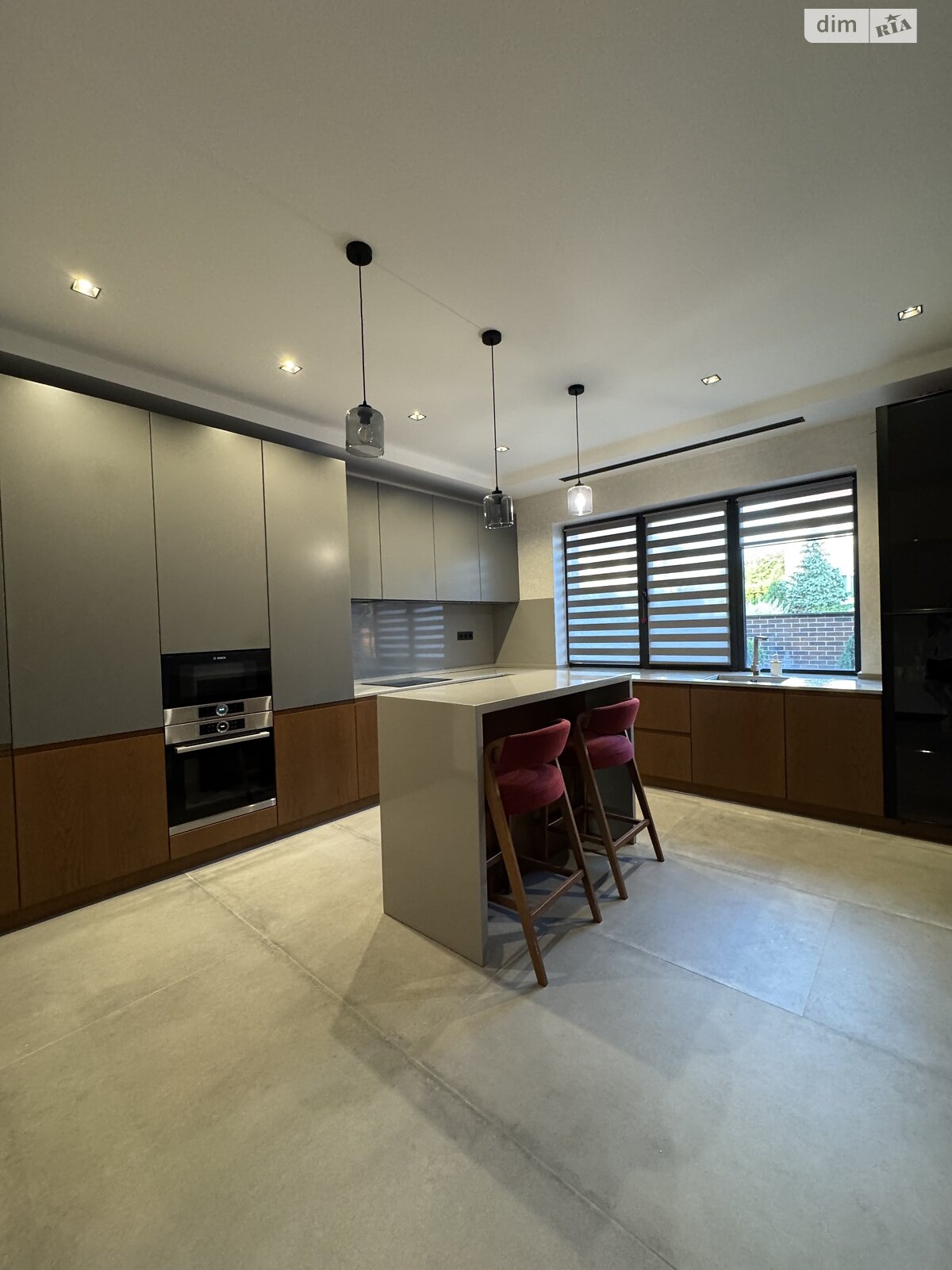 двоповерховий будинок з балконом, 215 кв. м, цегла. Продаж у Минаї фото 1 двоповерховий будинок з балконом, 215 кв. м, цегла. Продаж у Минаї фото 1