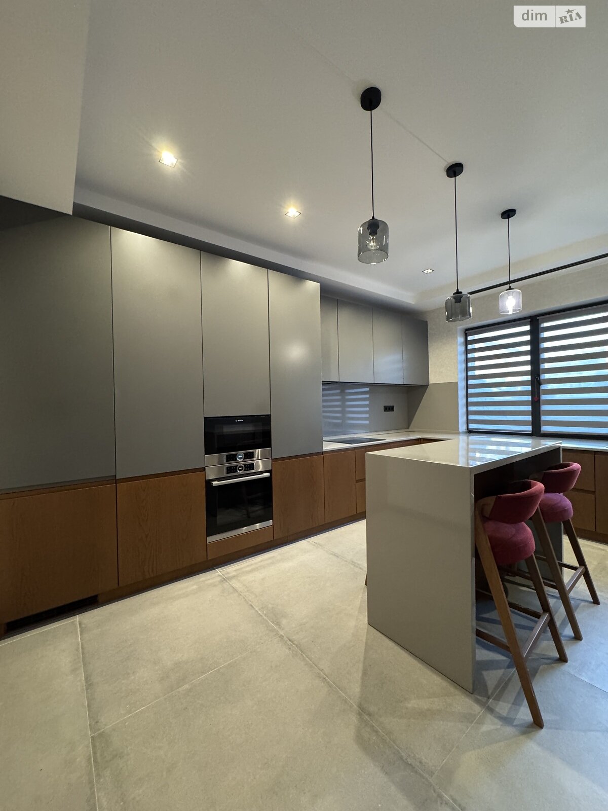 двоповерховий будинок з балконом, 215 кв. м, цегла. Продаж у Минаї фото 1 двоповерховий будинок з балконом, 215 кв. м, цегла. Продаж у Минаї фото 1