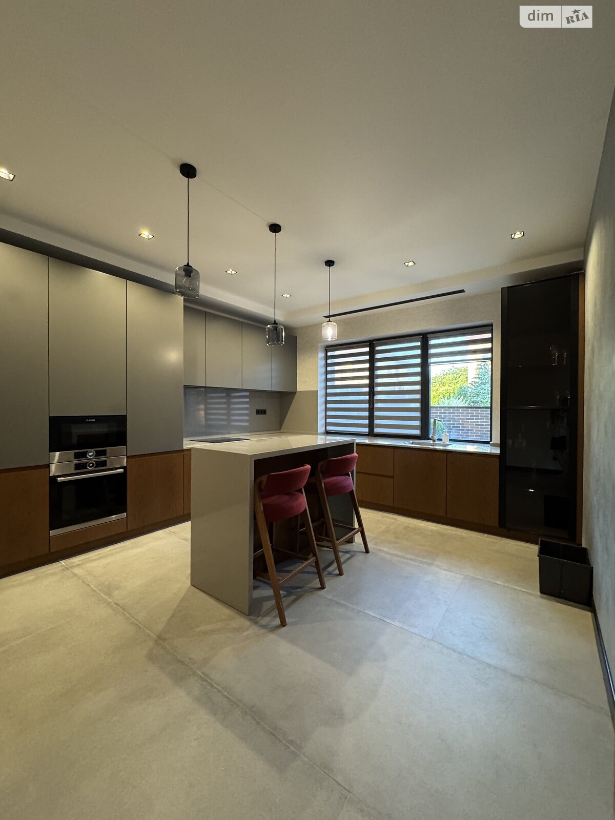 двоповерховий будинок з балконом, 215 кв. м, цегла. Продаж у Минаї фото 1 двоповерховий будинок з балконом, 215 кв. м, цегла. Продаж у Минаї фото 1