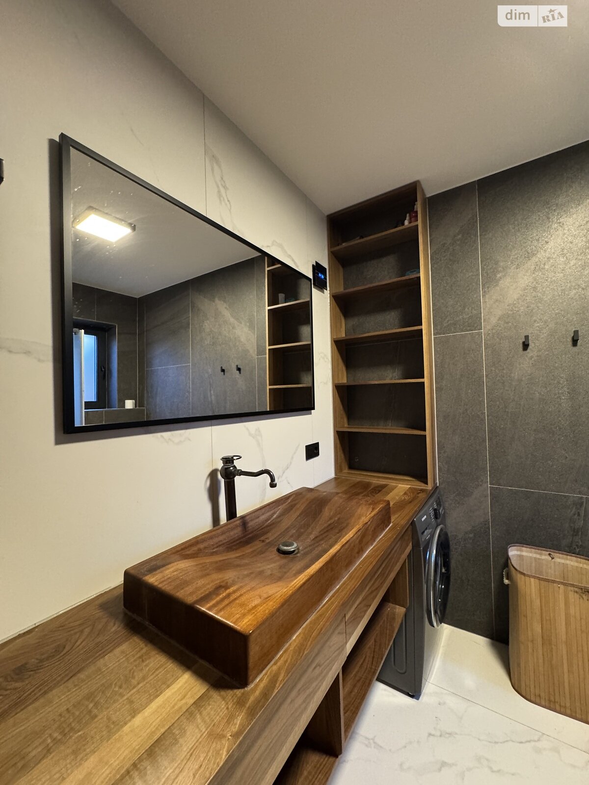 двоповерховий будинок з балконом, 215 кв. м, цегла. Продаж у Минаї фото 1 двоповерховий будинок з балконом, 215 кв. м, цегла. Продаж у Минаї фото 1