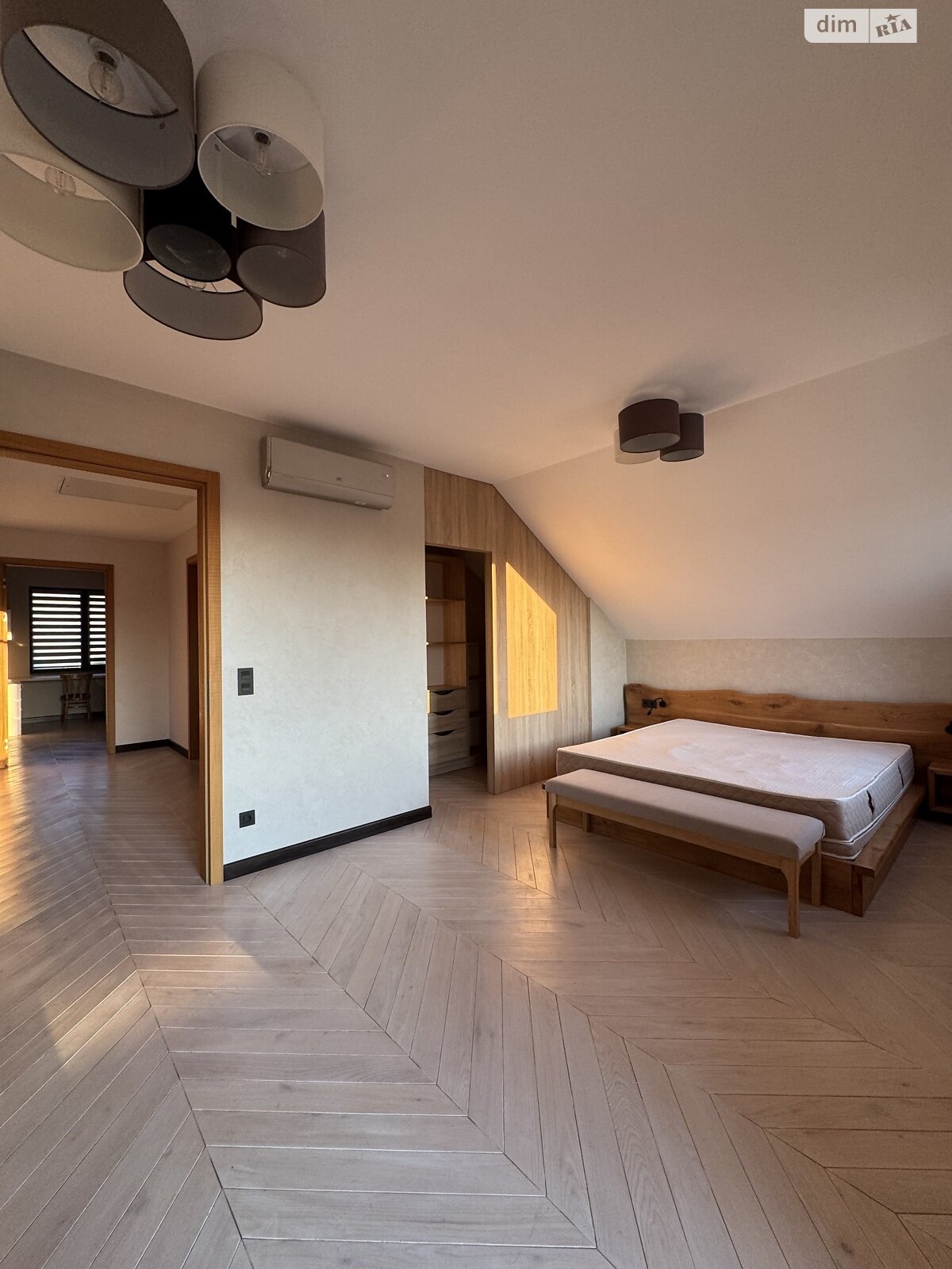 двоповерховий будинок з балконом, 215 кв. м, цегла. Продаж у Минаї фото 1 двоповерховий будинок з балконом, 215 кв. м, цегла. Продаж у Минаї фото 1
