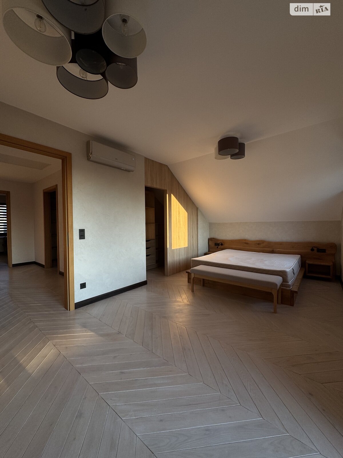 двоповерховий будинок з балконом, 215 кв. м, цегла. Продаж у Минаї фото 1 двоповерховий будинок з балконом, 215 кв. м, цегла. Продаж у Минаї фото 1