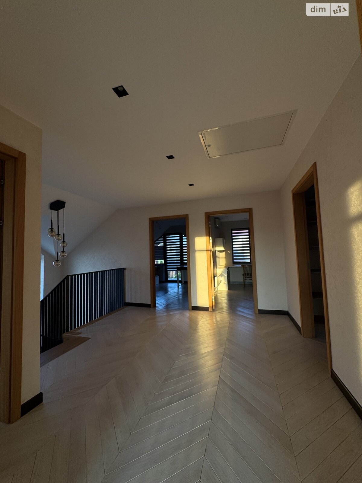 двоповерховий будинок з балконом, 215 кв. м, цегла. Продаж у Минаї фото 1 двоповерховий будинок з балконом, 215 кв. м, цегла. Продаж у Минаї фото 1