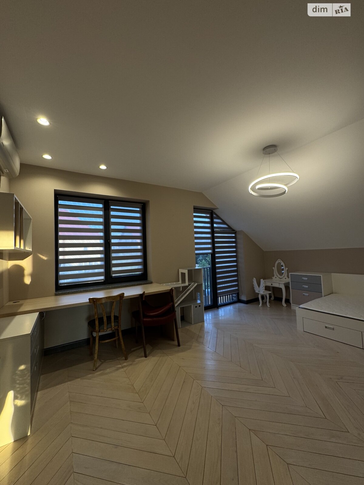 двоповерховий будинок з балконом, 215 кв. м, цегла. Продаж у Минаї фото 1 двоповерховий будинок з балконом, 215 кв. м, цегла. Продаж у Минаї фото 1