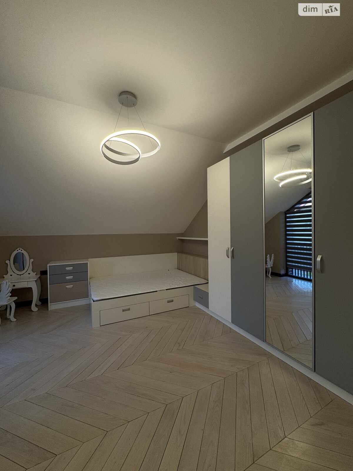 двоповерховий будинок з балконом, 215 кв. м, цегла. Продаж у Минаї фото 1 двоповерховий будинок з балконом, 215 кв. м, цегла. Продаж у Минаї фото 1