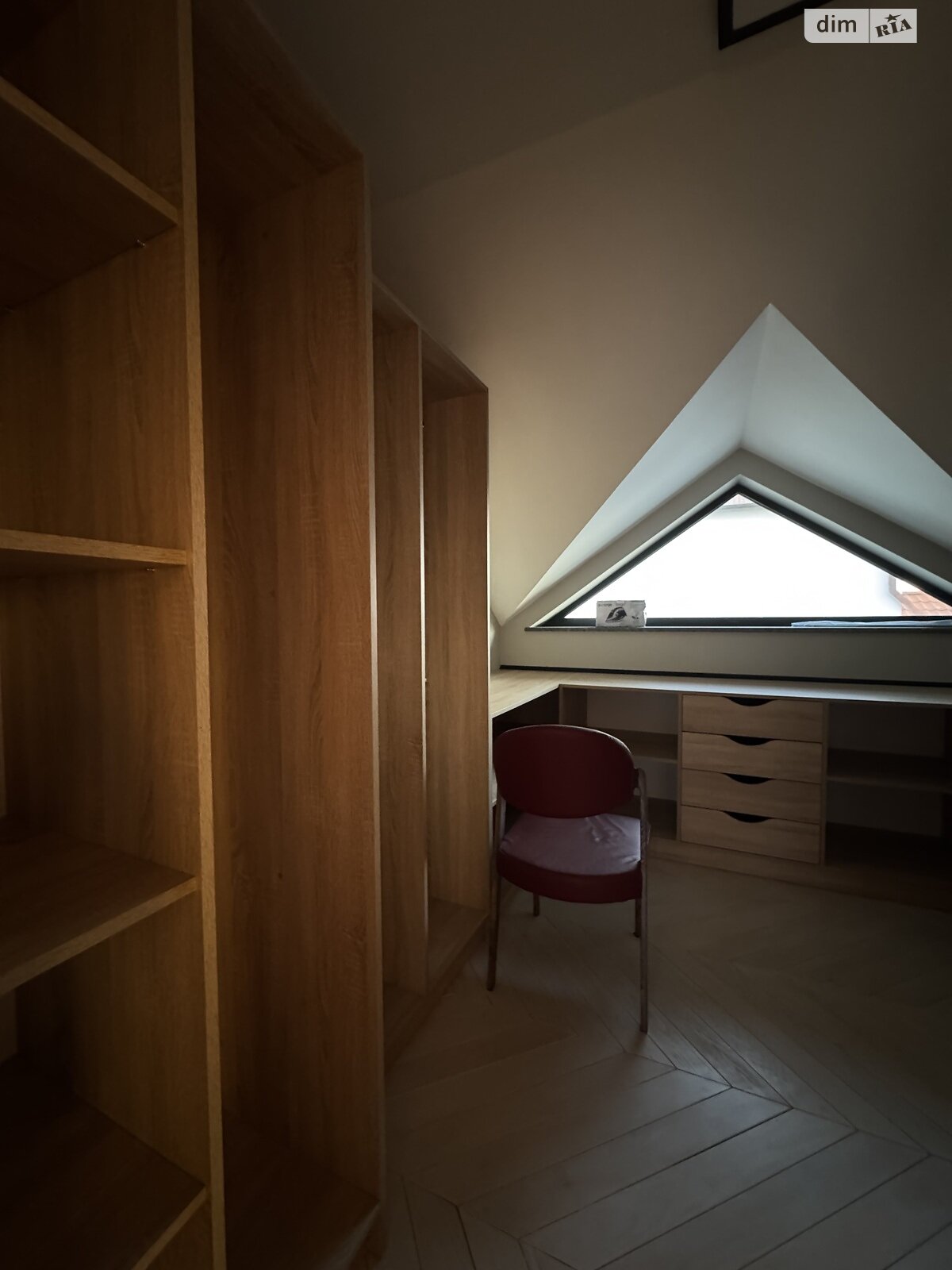двоповерховий будинок з балконом, 215 кв. м, цегла. Продаж у Минаї фото 1 двоповерховий будинок з балконом, 215 кв. м, цегла. Продаж у Минаї фото 1