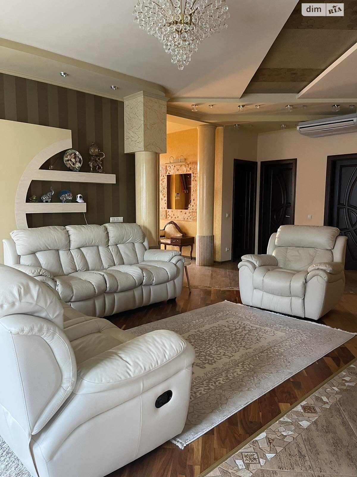 одноповерховий будинок з гаражем, 250 кв. м, цегла. Продаж у Минаї фото 1 одноповерховий будинок з гаражем, 250 кв. м, цегла. Продаж у Минаї фото 1
