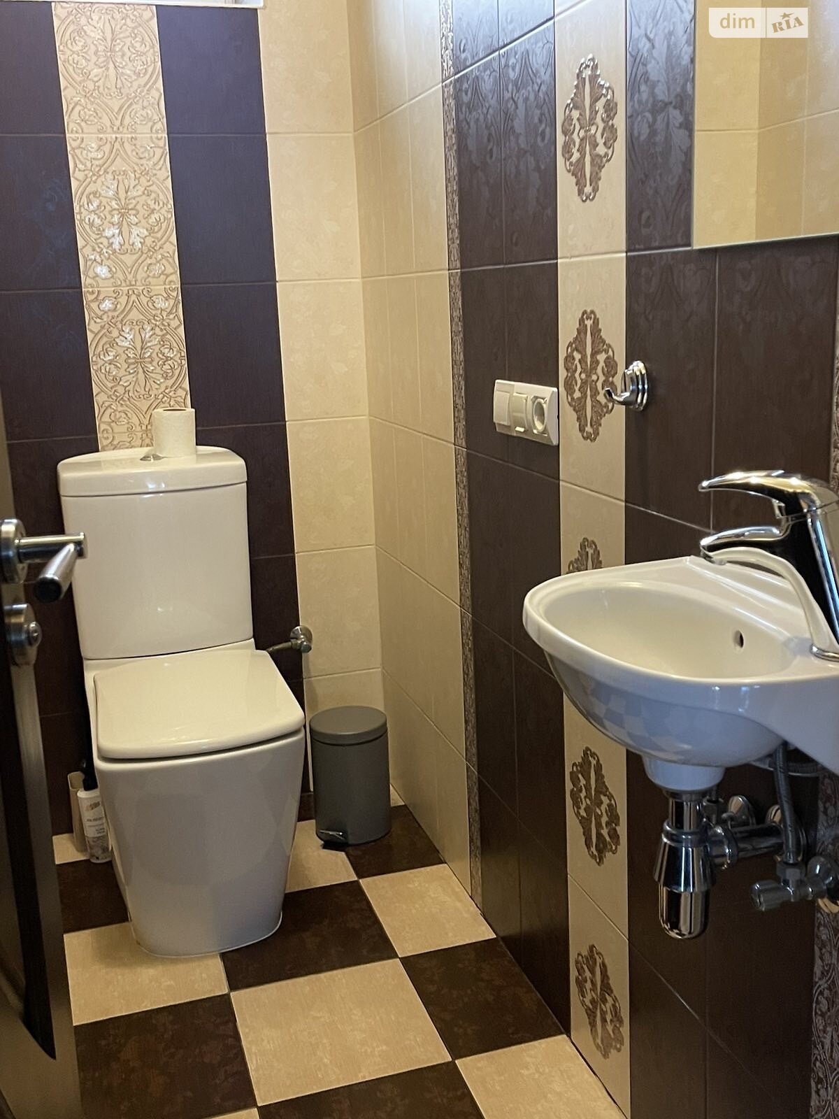 одноповерховий будинок з гаражем, 250 кв. м, цегла. Продаж у Минаї фото 1 одноповерховий будинок з гаражем, 250 кв. м, цегла. Продаж у Минаї фото 1