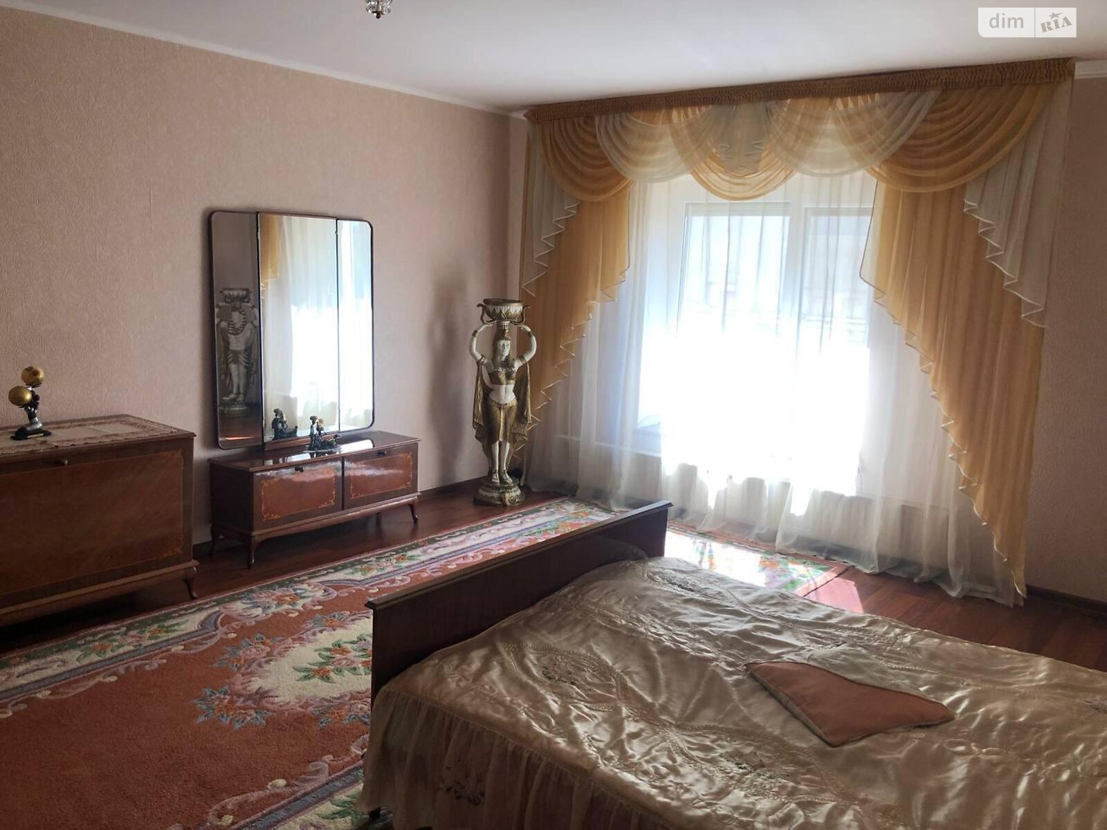 двухэтажный дом с гаражом, 380 кв. м, кирпич. Продажа в Минае фото 1 двухэтажный дом с гаражом, 380 кв. м, кирпич. Продажа в Минае фото 1
