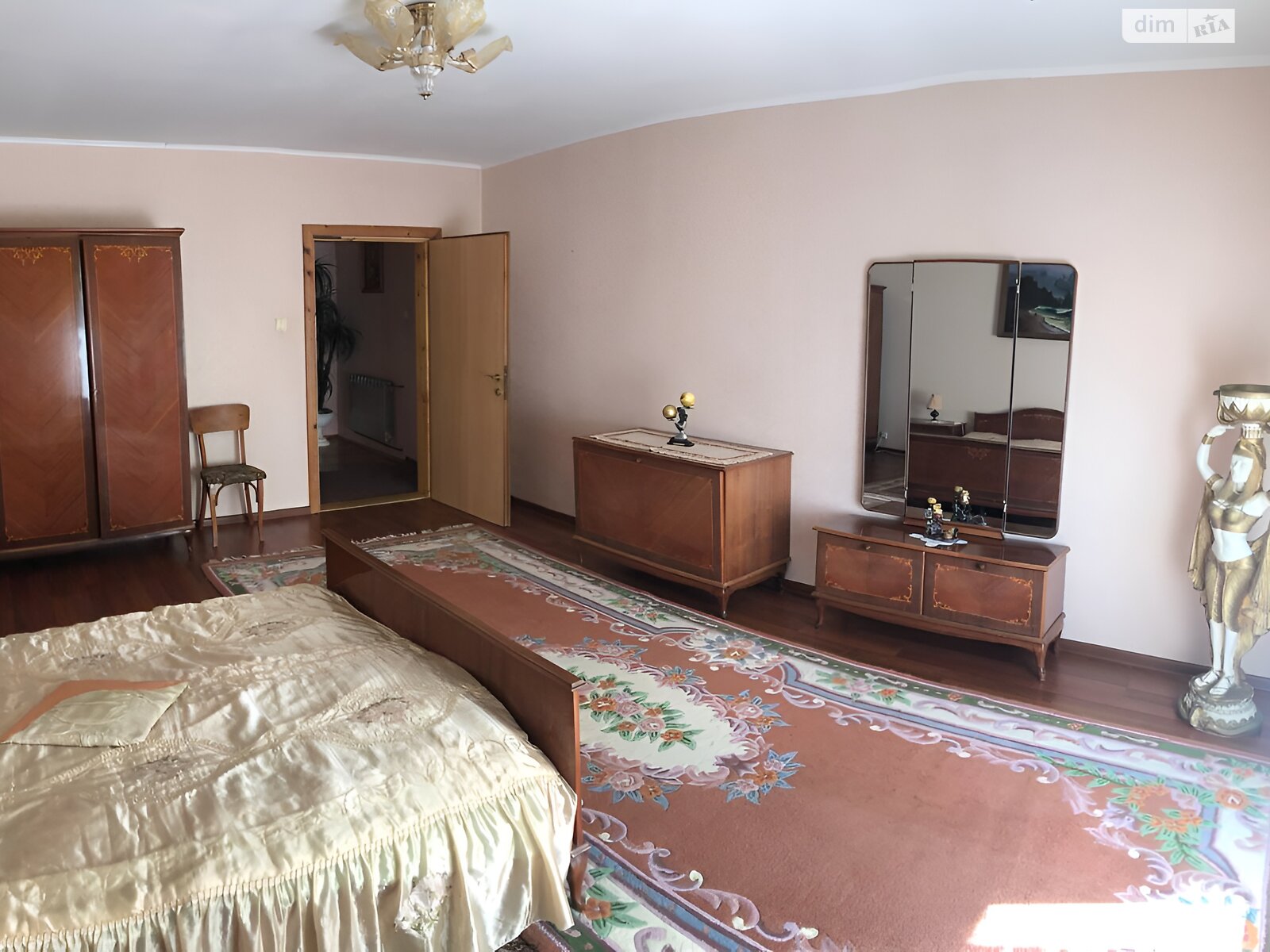 двухэтажный дом с гаражом, 380 кв. м, кирпич. Продажа в Минае фото 1 двухэтажный дом с гаражом, 380 кв. м, кирпич. Продажа в Минае фото 1