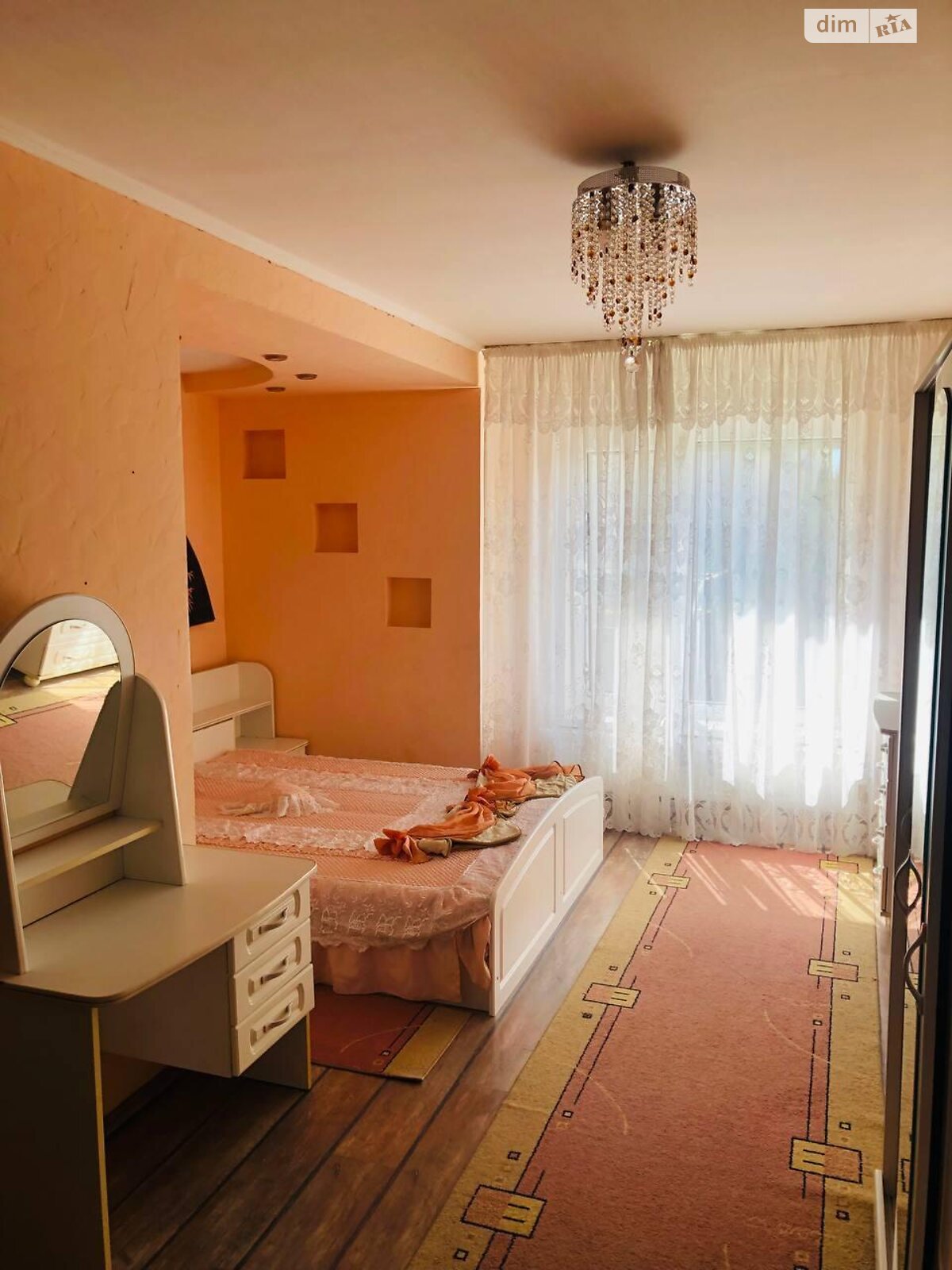 двухэтажный дом с гаражом, 380 кв. м, кирпич. Продажа в Минае фото 1 двухэтажный дом с гаражом, 380 кв. м, кирпич. Продажа в Минае фото 1