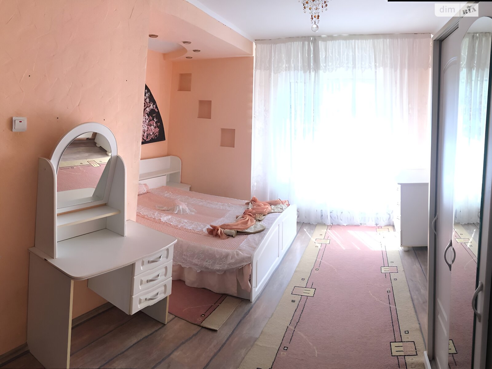 двухэтажный дом с гаражом, 380 кв. м, кирпич. Продажа в Минае фото 1 двухэтажный дом с гаражом, 380 кв. м, кирпич. Продажа в Минае фото 1