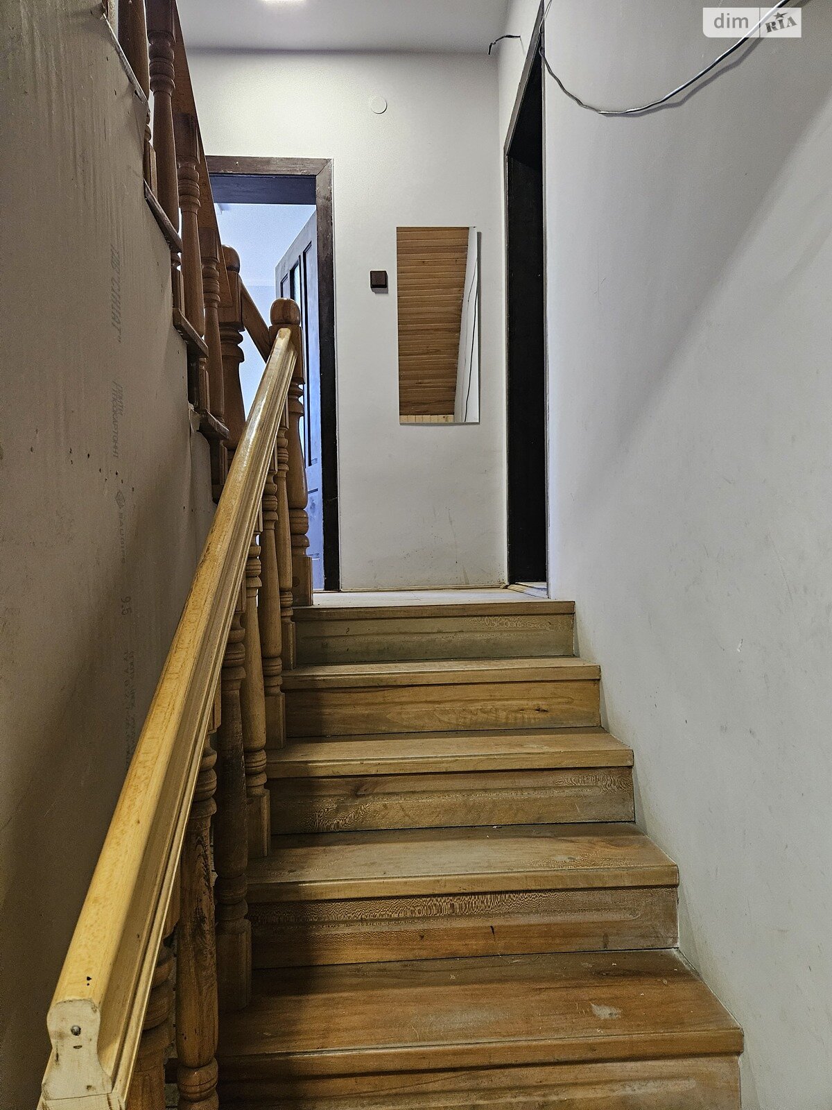 трехэтажный дом, 240 кв. м, кирпич. Продажа в Минае фото 1 трехэтажный дом, 240 кв. м, кирпич. Продажа в Минае фото 1