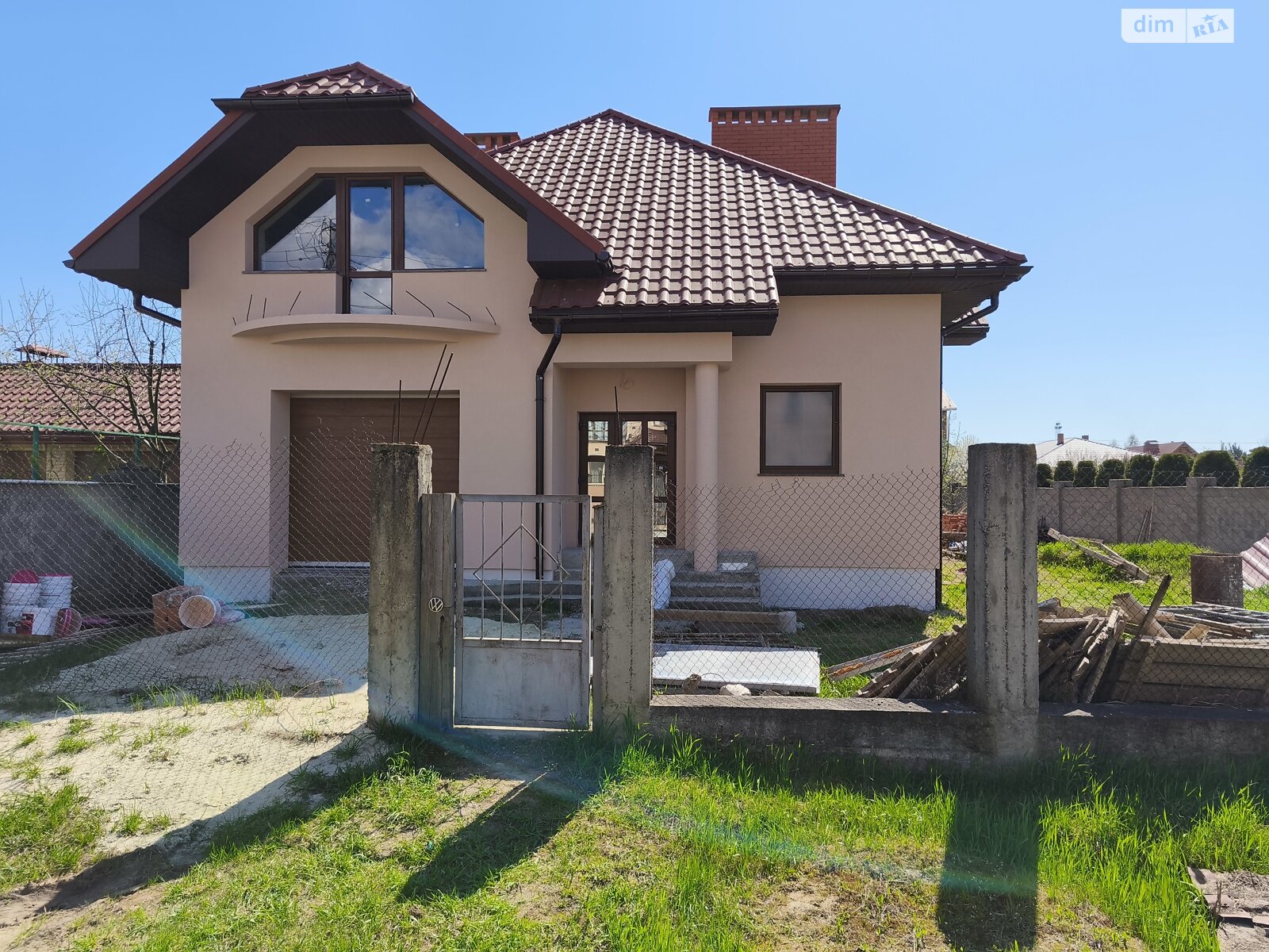 двухэтажный дом с балконом, 230 кв. м, кирпич. Продажа в Минае фото 1 двухэтажный дом с балконом, 230 кв. м, кирпич. Продажа в Минае фото 1
