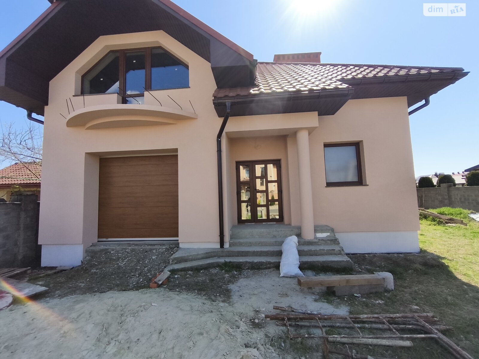 двухэтажный дом с балконом, 230 кв. м, кирпич. Продажа в Минае фото 1 двухэтажный дом с балконом, 230 кв. м, кирпич. Продажа в Минае фото 1