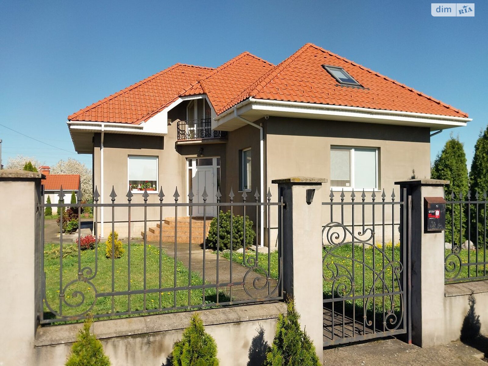 двоповерховий будинок з верандою, 336.94 кв. м, пінобетон. Продаж у Минаї фото 1 двоповерховий будинок з верандою, 336.94 кв. м, пінобетон. Продаж у Минаї фото 1