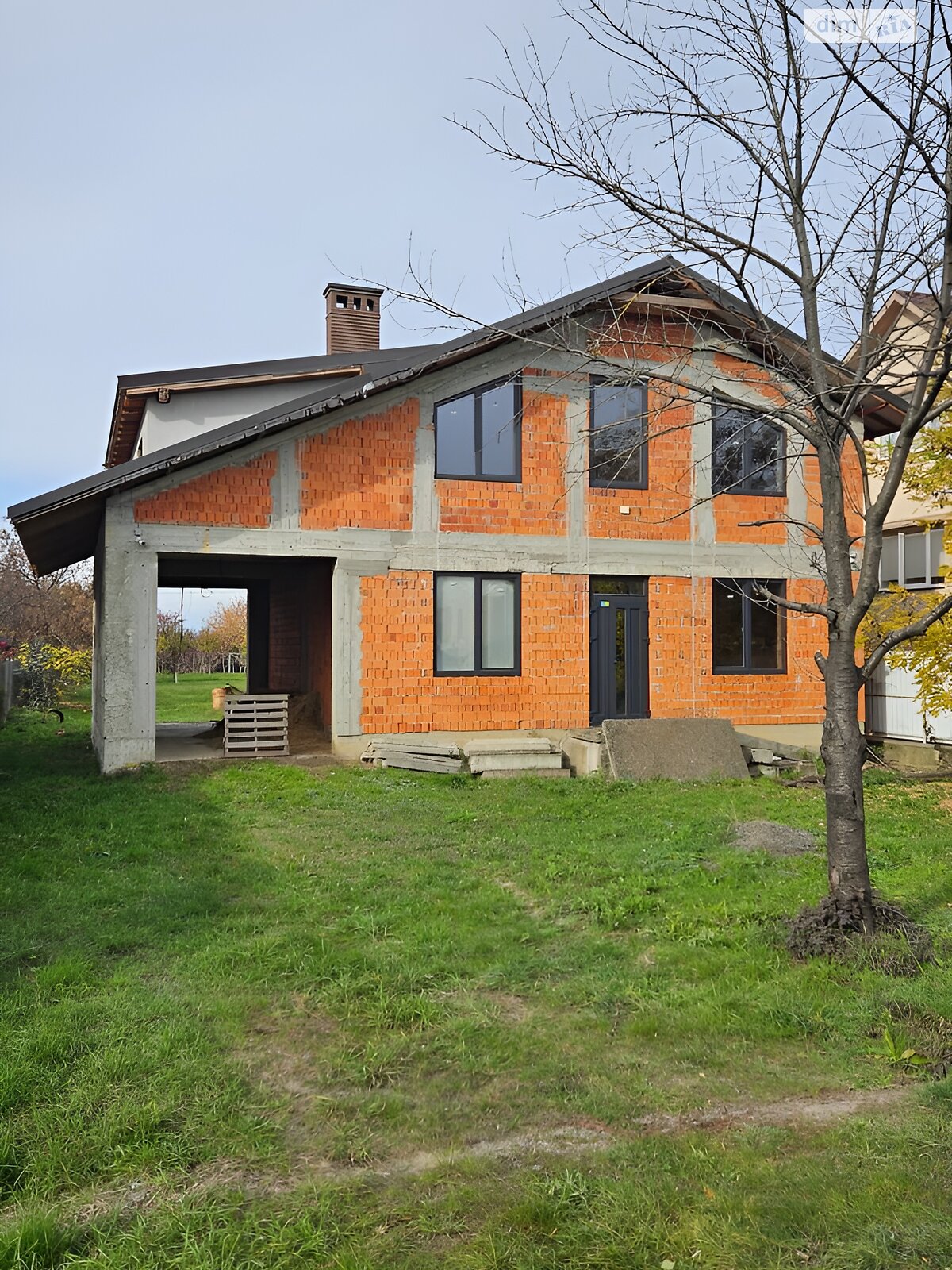 двоповерховий будинок з балконом, 226 кв. м, цегла. Продаж у Минаї фото 1 двоповерховий будинок з балконом, 226 кв. м, цегла. Продаж у Минаї фото 1