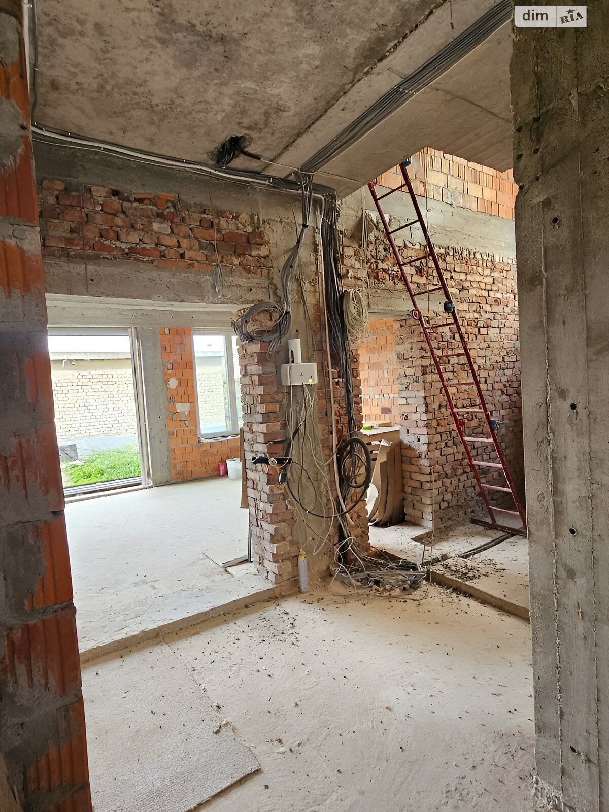 двоповерховий будинок з балконом, 226 кв. м, цегла. Продаж у Минаї фото 1 двоповерховий будинок з балконом, 226 кв. м, цегла. Продаж у Минаї фото 1