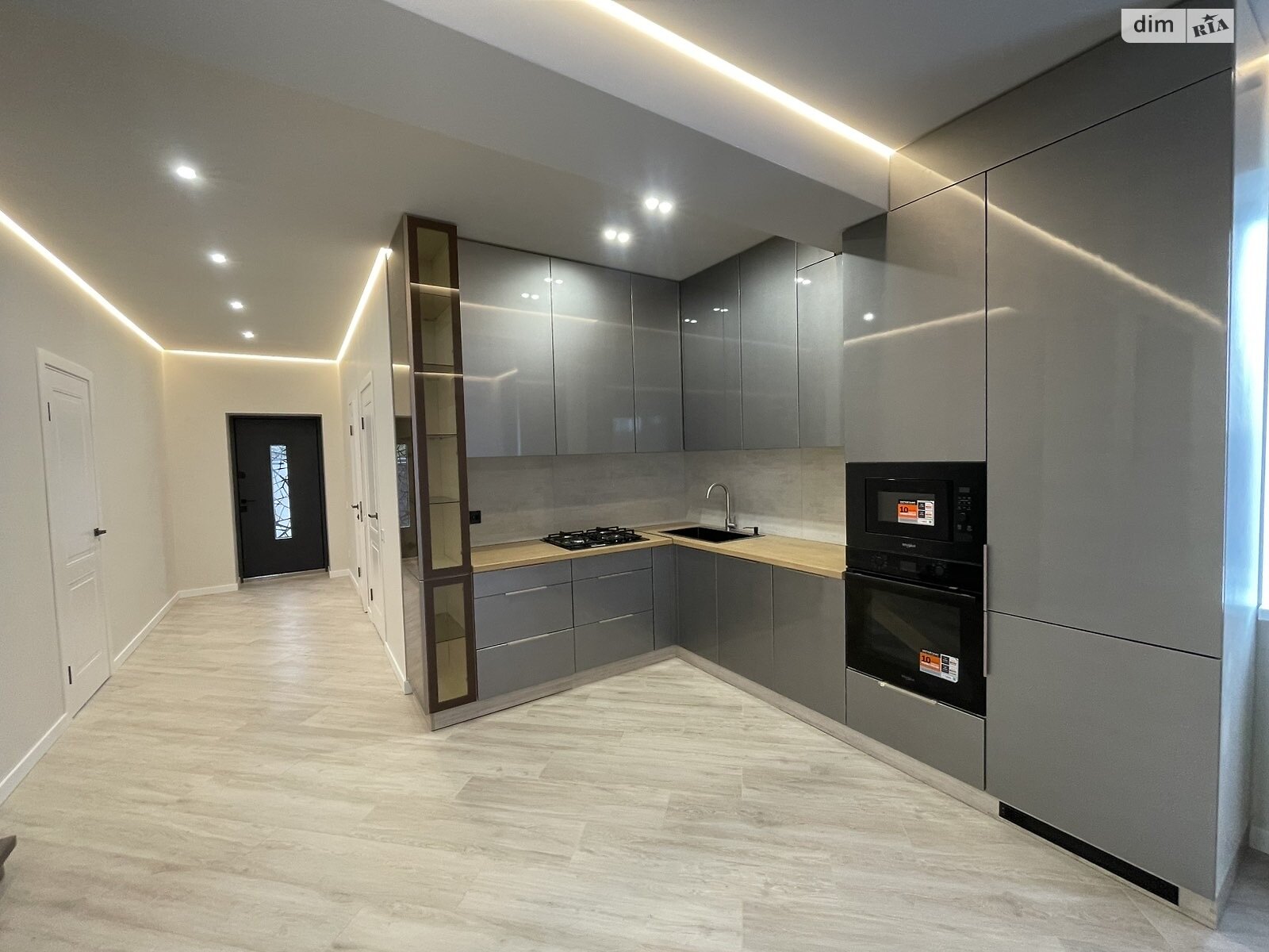 двоповерховий будинок з балконом, 135 кв. м, цегла. Продаж у Минаї фото 1 двоповерховий будинок з балконом, 135 кв. м, цегла. Продаж у Минаї фото 1