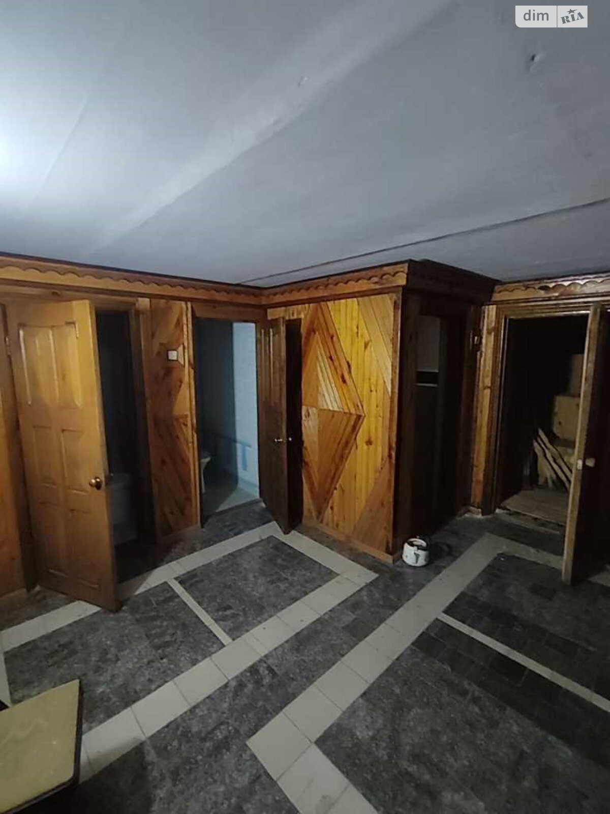 триповерховий будинок з меблями, 441 кв. м, цегла. Продаж у Миргороді фото 1 триповерховий будинок з меблями, 441 кв. м, цегла. Продаж у Миргороді фото 1