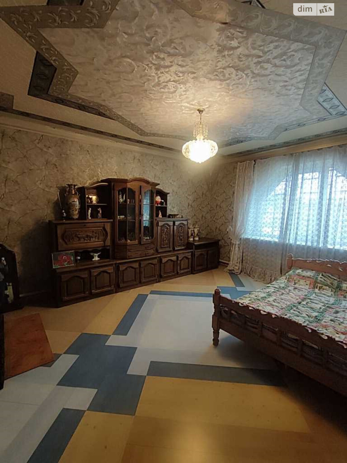 триповерховий будинок з меблями, 441 кв. м, цегла. Продаж у Миргороді фото 1 триповерховий будинок з меблями, 441 кв. м, цегла. Продаж у Миргороді фото 1