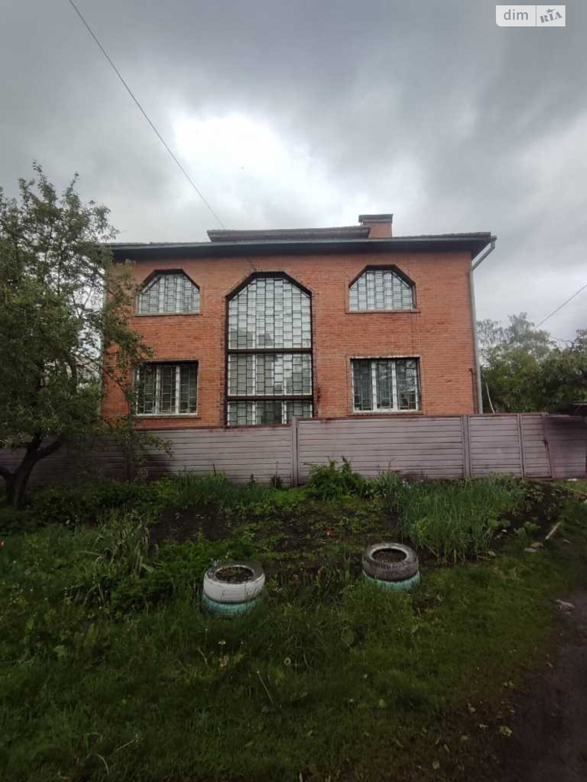 триповерховий будинок з меблями, 441 кв. м, цегла. Продаж у Миргороді фото 1 триповерховий будинок з меблями, 441 кв. м, цегла. Продаж у Миргороді фото 1
