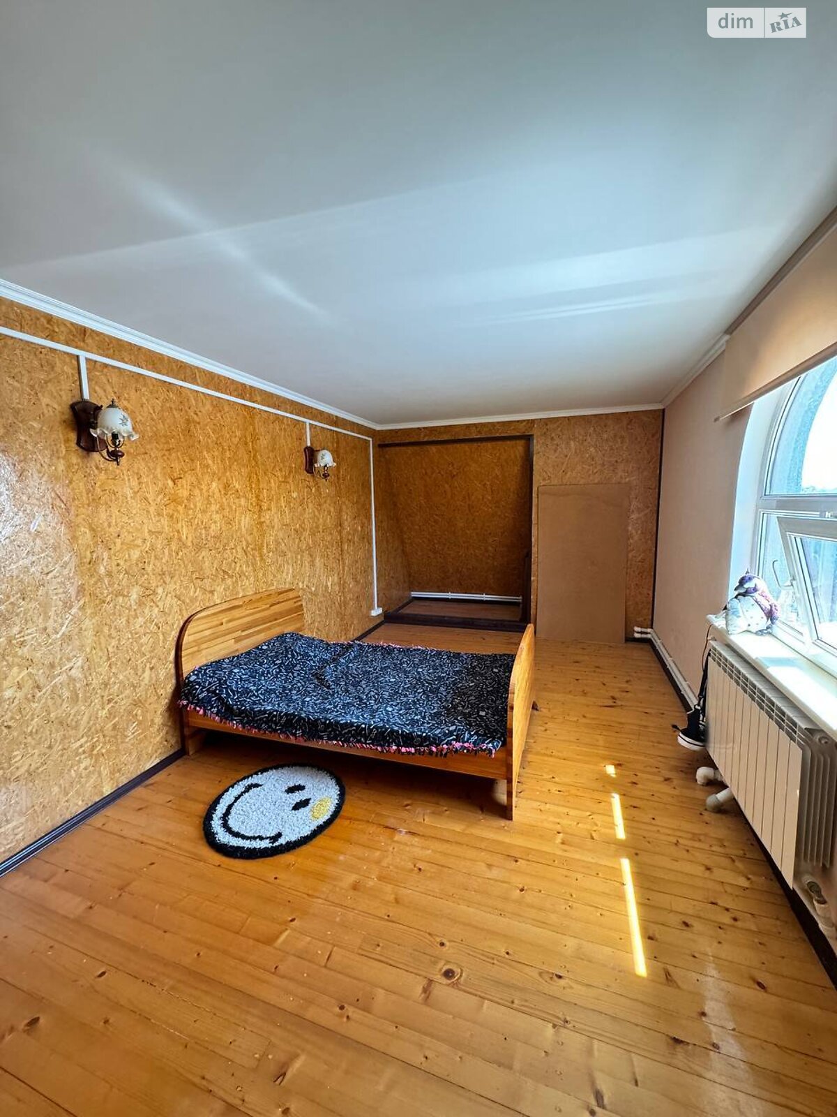 трехэтажный дом, 435 кв. м, кирпич. Продажа в Мирном район Центр фото 1