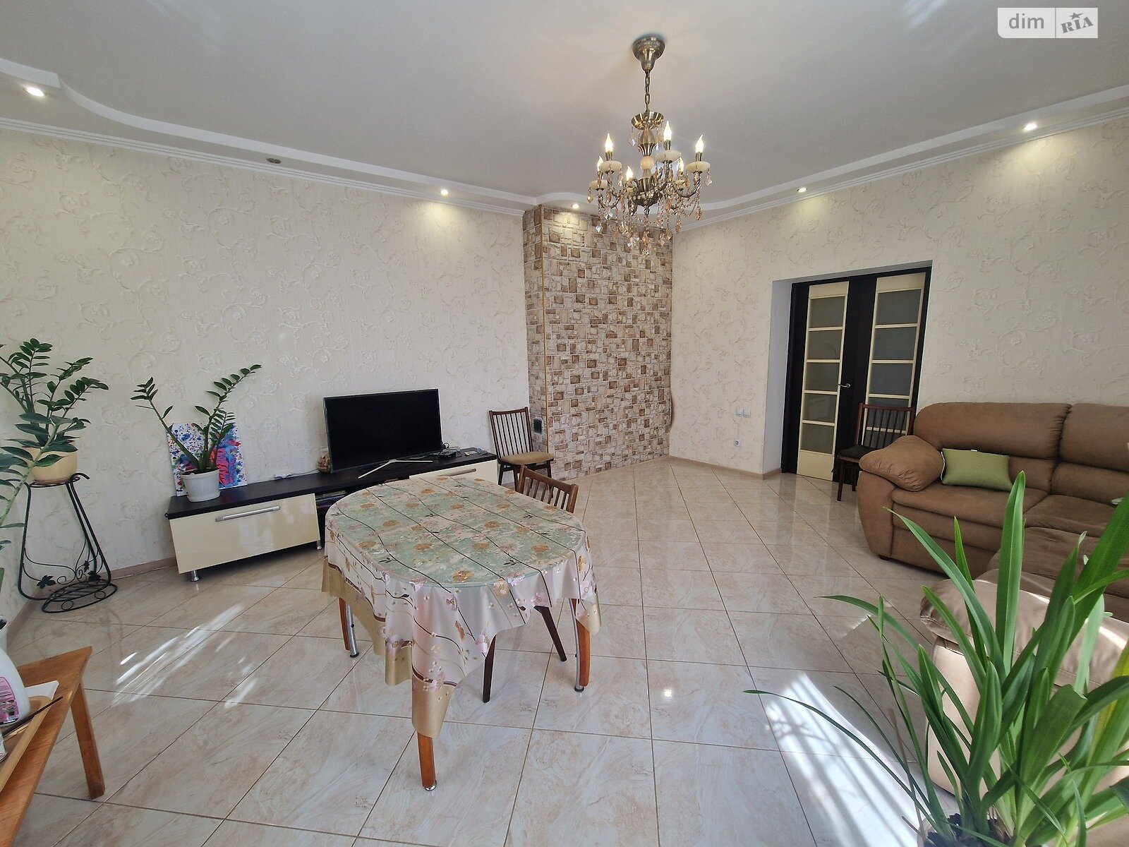 двоповерховий будинок з гаражем, 304.7 кв. м, ракушняк. Продаж у Молодіжному фото 1