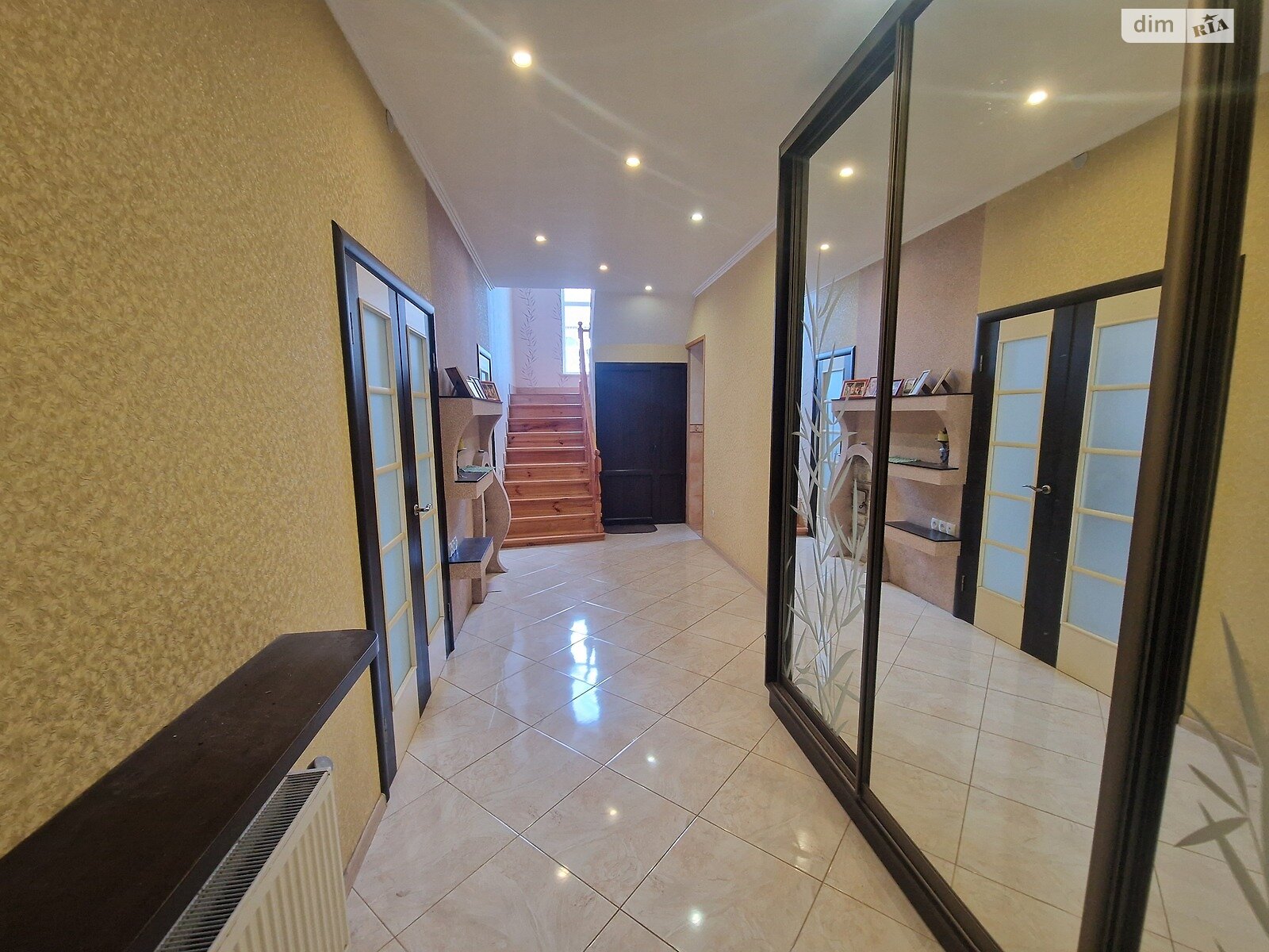 двоповерховий будинок з гаражем, 304.7 кв. м, ракушняк. Продаж у Молодіжному фото 1