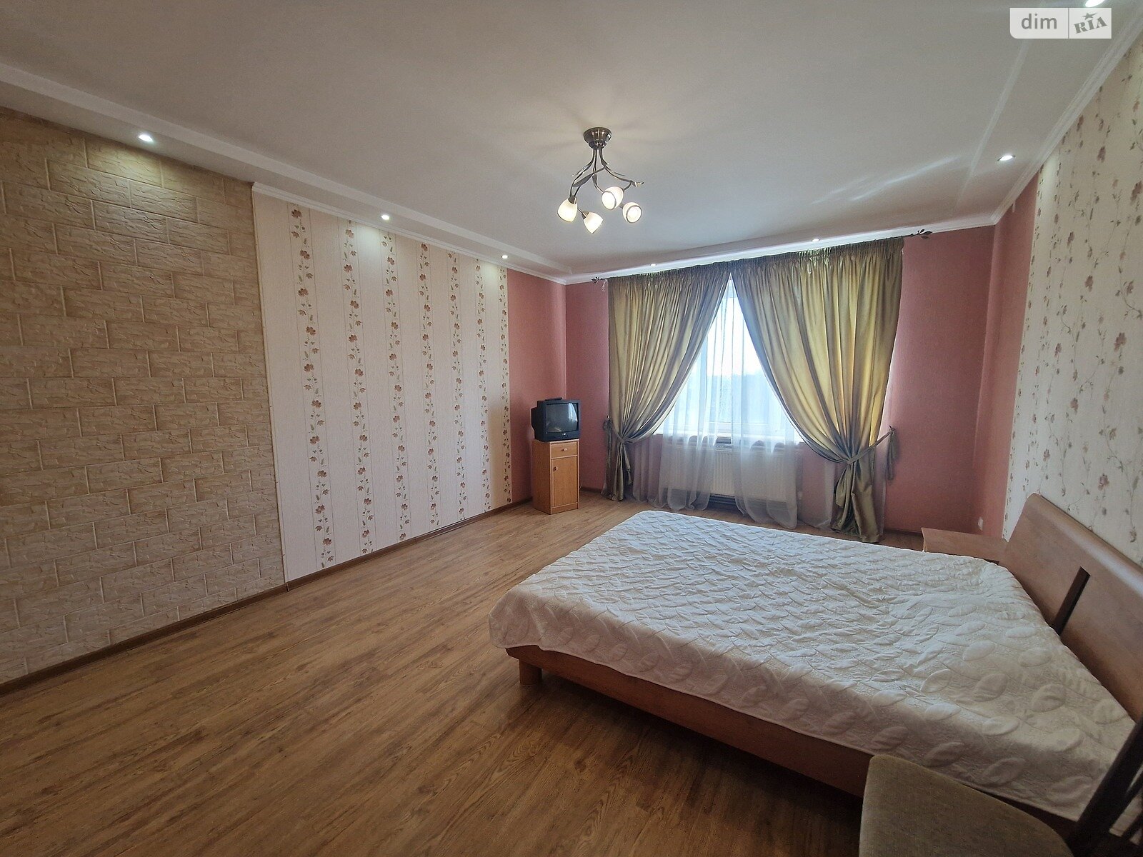 двоповерховий будинок з гаражем, 304.7 кв. м, ракушняк. Продаж у Молодіжному фото 1