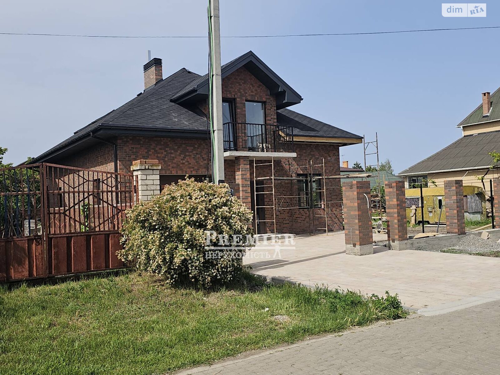 двухэтажный дом с гаражом, 190 кв. м, кирпич. Продажа в Молодежном фото 1 двухэтажный дом с гаражом, 190 кв. м, кирпич. Продажа в Молодежном фото 1