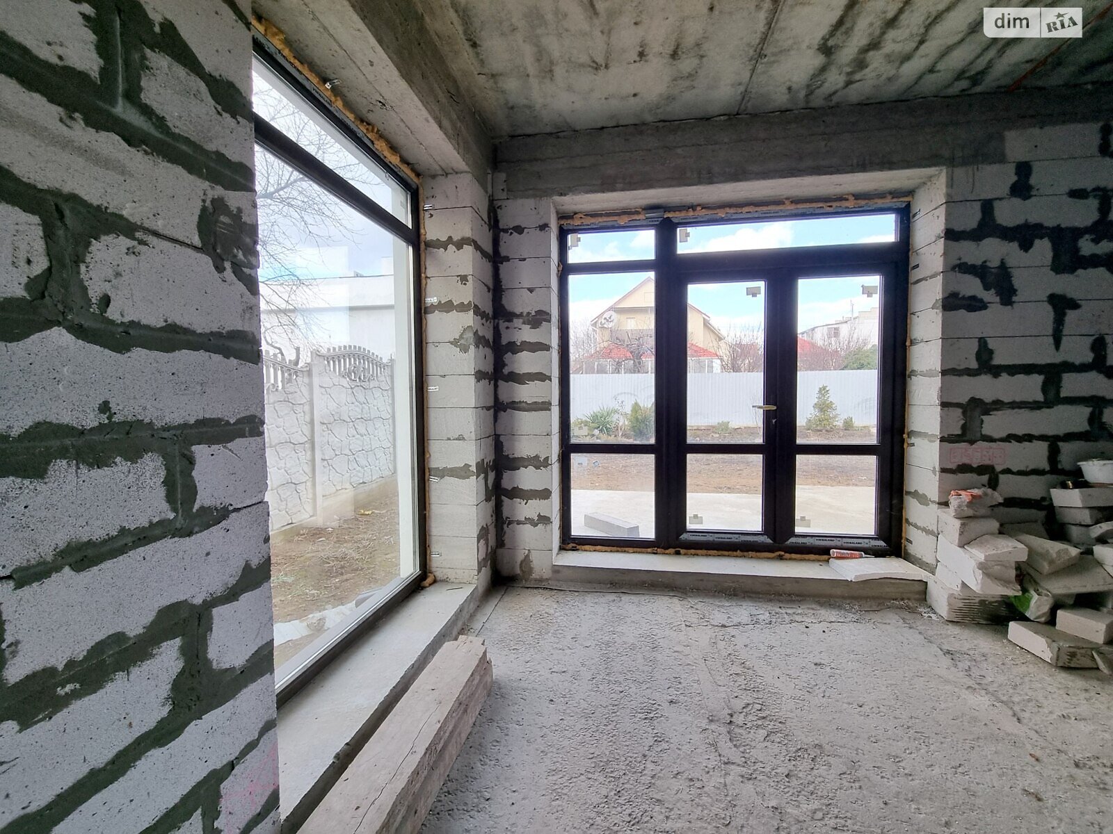 двухэтажный дом с гаражом, 180 кв. м, газобетон. Продажа в Молодежном фото 1 двухэтажный дом с гаражом, 180 кв. м, газобетон. Продажа в Молодежном фото 1