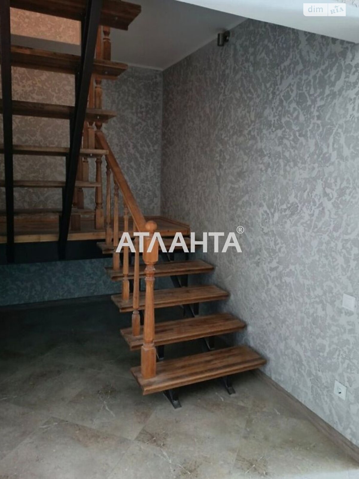 двухэтажный дом, 220 кв. м, кирпич. Продажа в Молодежном фото 1