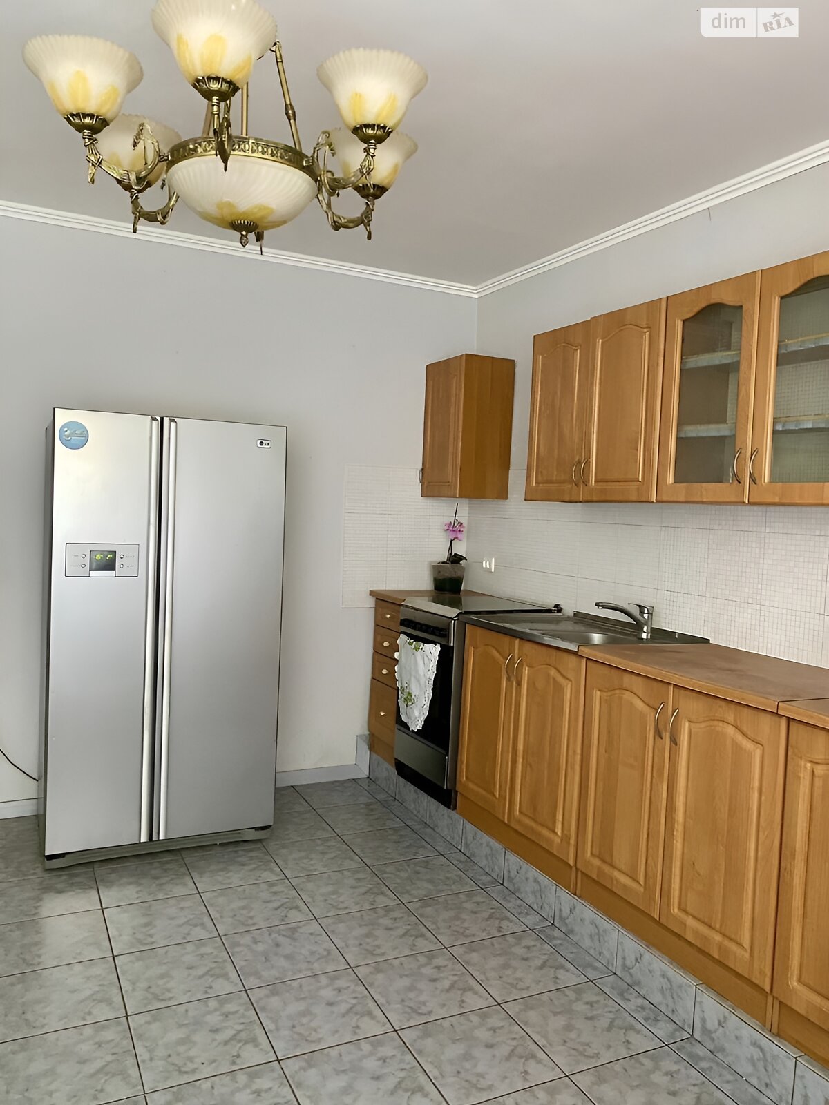 одноэтажный дом с гаражом, 220 кв. м, кирпич. Продажа в Мукачеве фото 1 одноэтажный дом с гаражом, 220 кв. м, кирпич. Продажа в Мукачеве фото 1