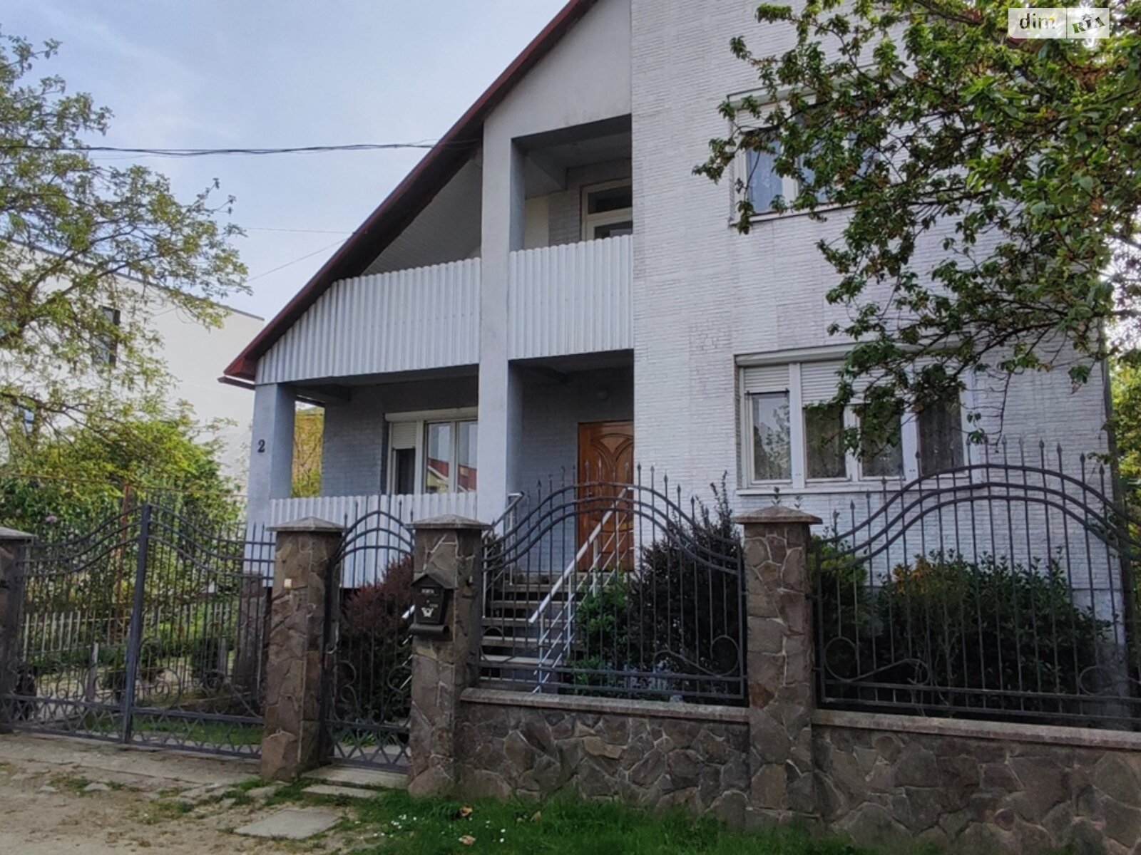 двоповерховий будинок веранда, 330 кв. м, монолітно-цегляний. Продаж в Мукачеві, район Черемшина фото 1