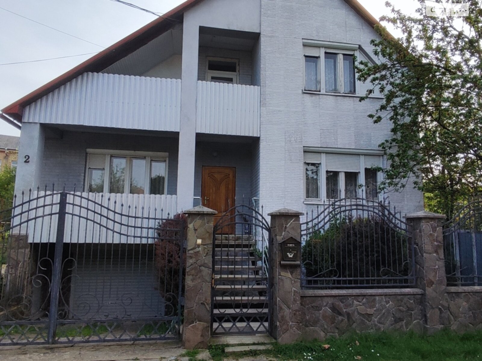 двоповерховий будинок веранда, 330 кв. м, монолітно-цегляний. Продаж в Мукачеві, район Черемшина фото 1