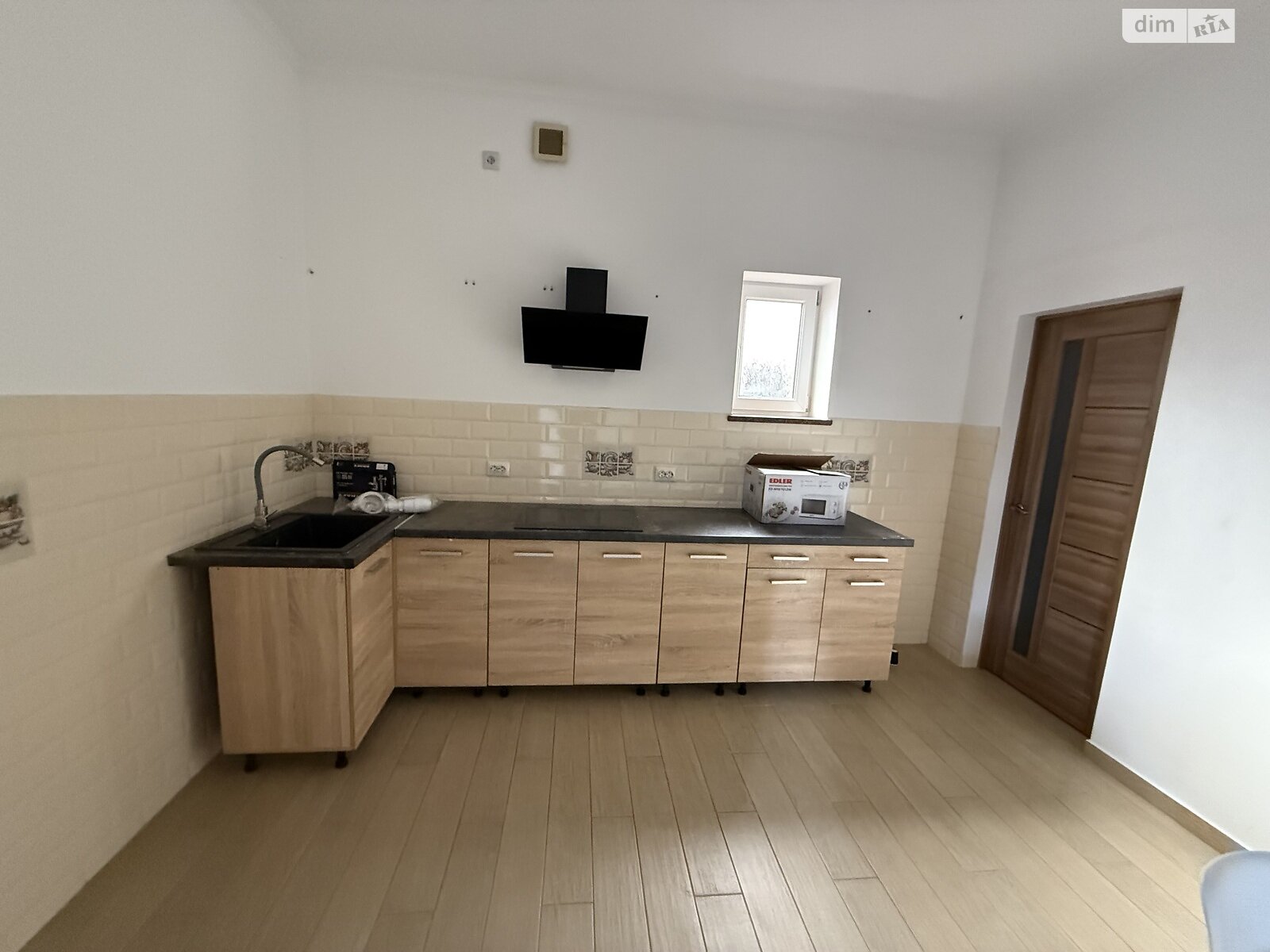 двоповерховий будинок з гаражем, 160 кв. м, цегла. Продаж у Мукачеві фото 1 двоповерховий будинок з гаражем, 160 кв. м, цегла. Продаж у Мукачеві фото 1